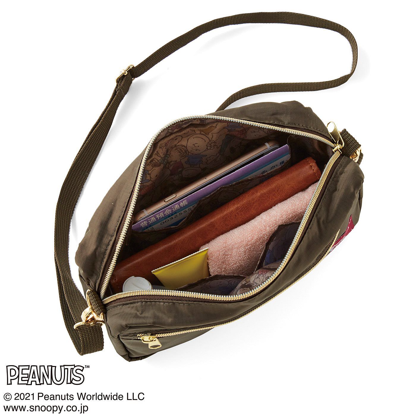 フェリシモの雑貨Kraso|PEANUTS　スヌーピー 便利なポケットいっぱいのショルダーバッグの会|内・外あわせて5つのポケット。