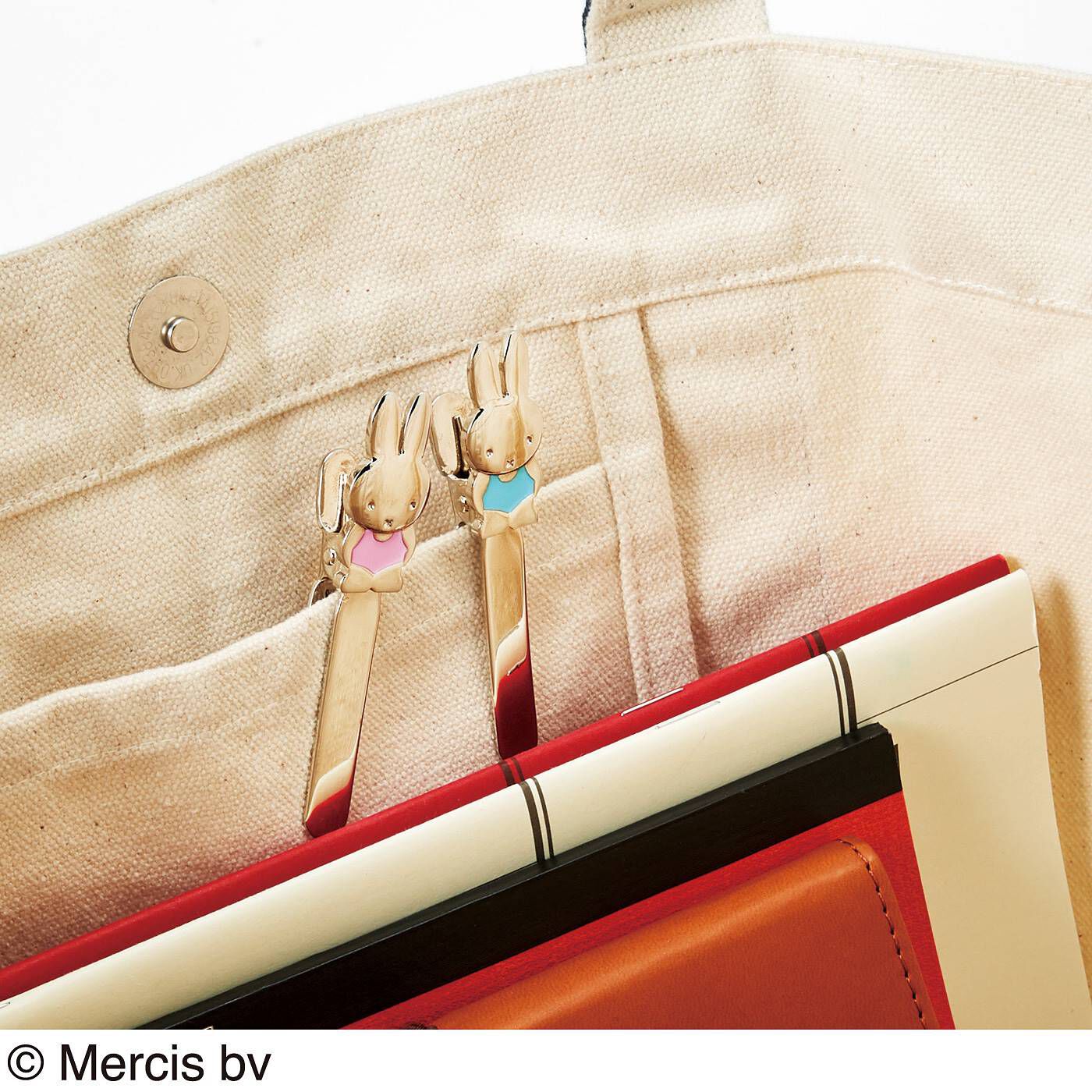 フェリシモの雑貨 Kraso|ミッフィーサークル　一瞬で発見できる　便利なキークリップの会|バッグの内ポケットにはさんで、かぎを収納すれば安心。