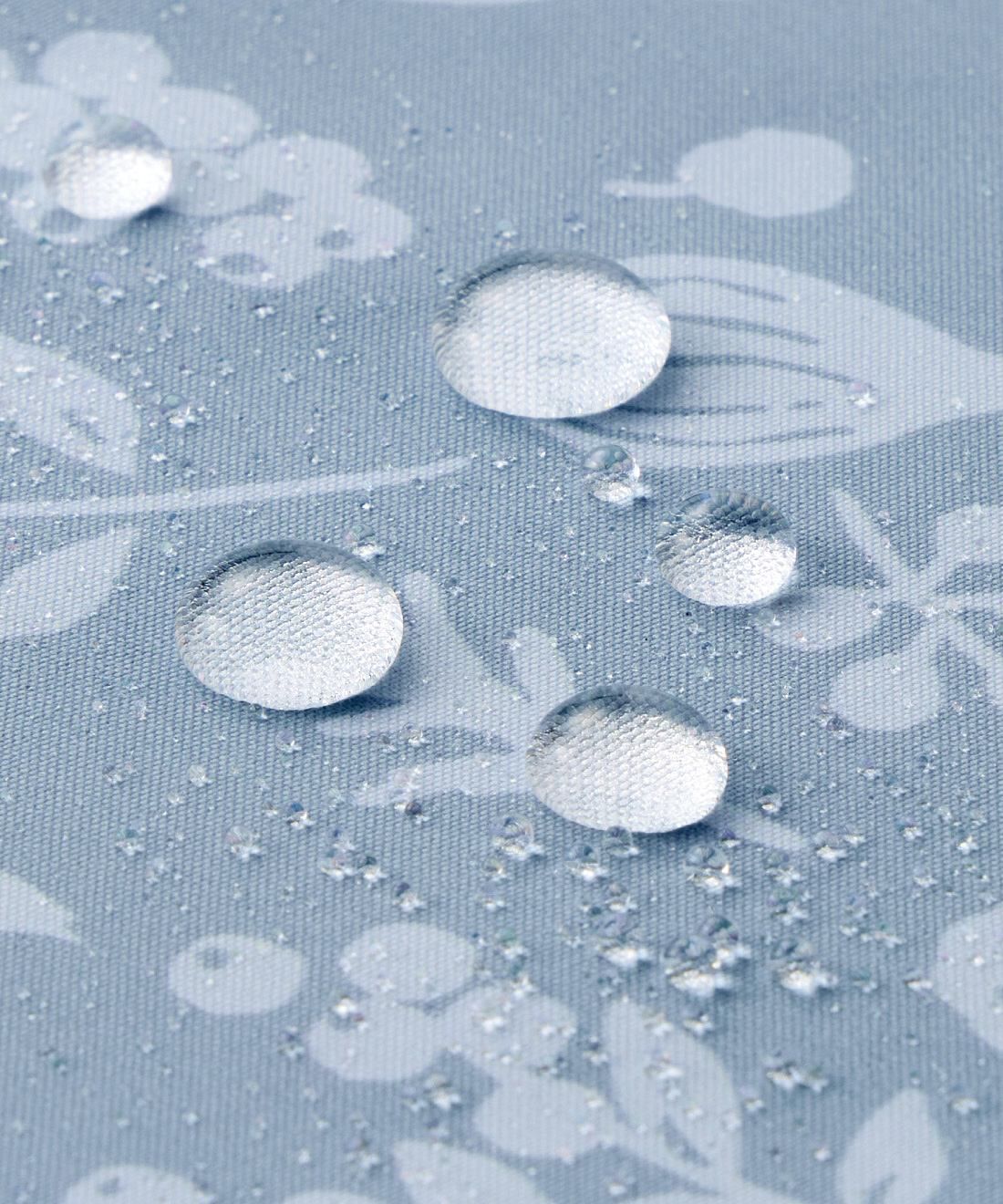 フェリシモの雑貨 Kraso|ジムやスパなどのシーンに大活躍　大きめ縦形ポーチの会|表面は撥水加工。