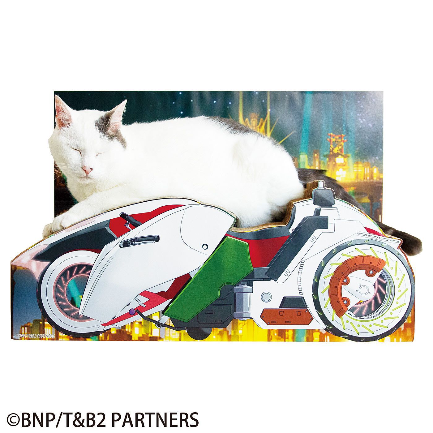 フェリシモの雑貨 Kraso|『TIGER ＆ BUNNY 2』×猫部 ダブルチェイサー猫用つめとぎ|思わずまどろむ寝心地です。モデル猫：いくら（オス 6kg）