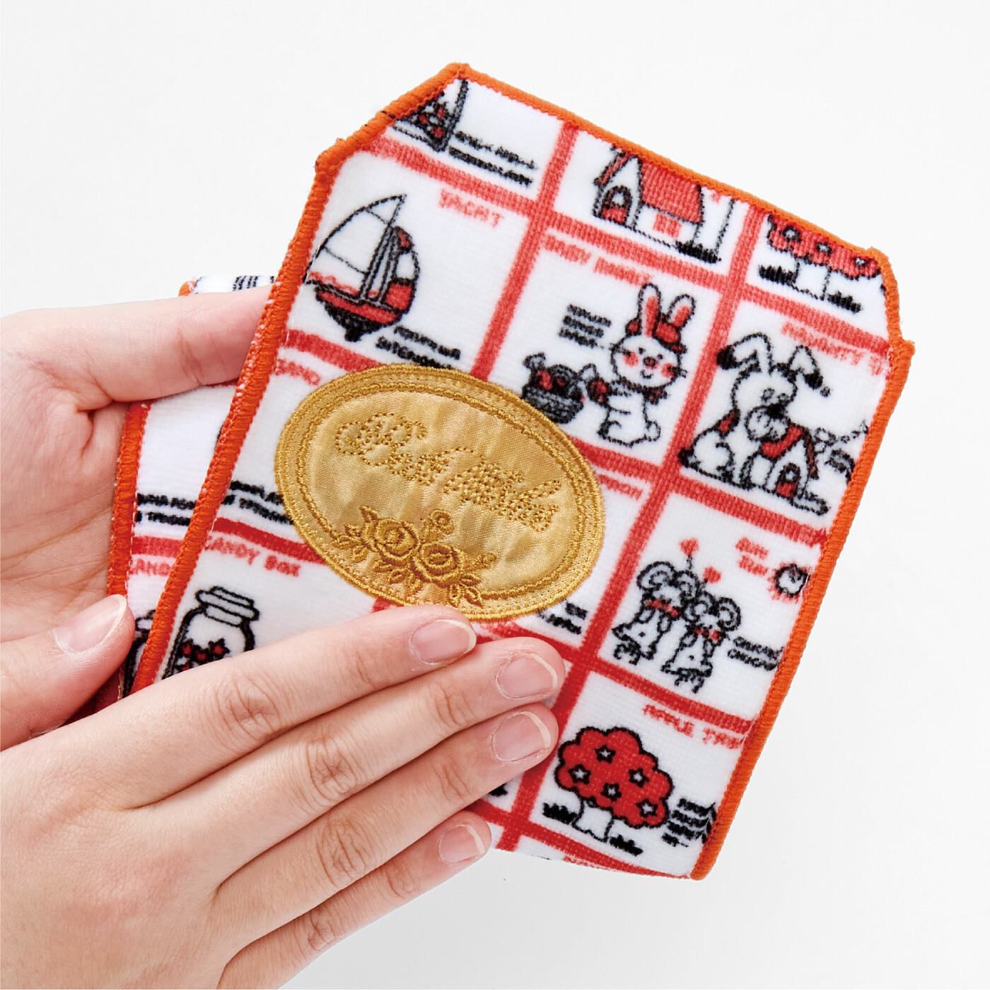 フェリシモの雑貨Kraso|シモジマコラボ　プレゼントみたいなペットボトルタオルの会|たたんでタオルハンカチとしても使えます。