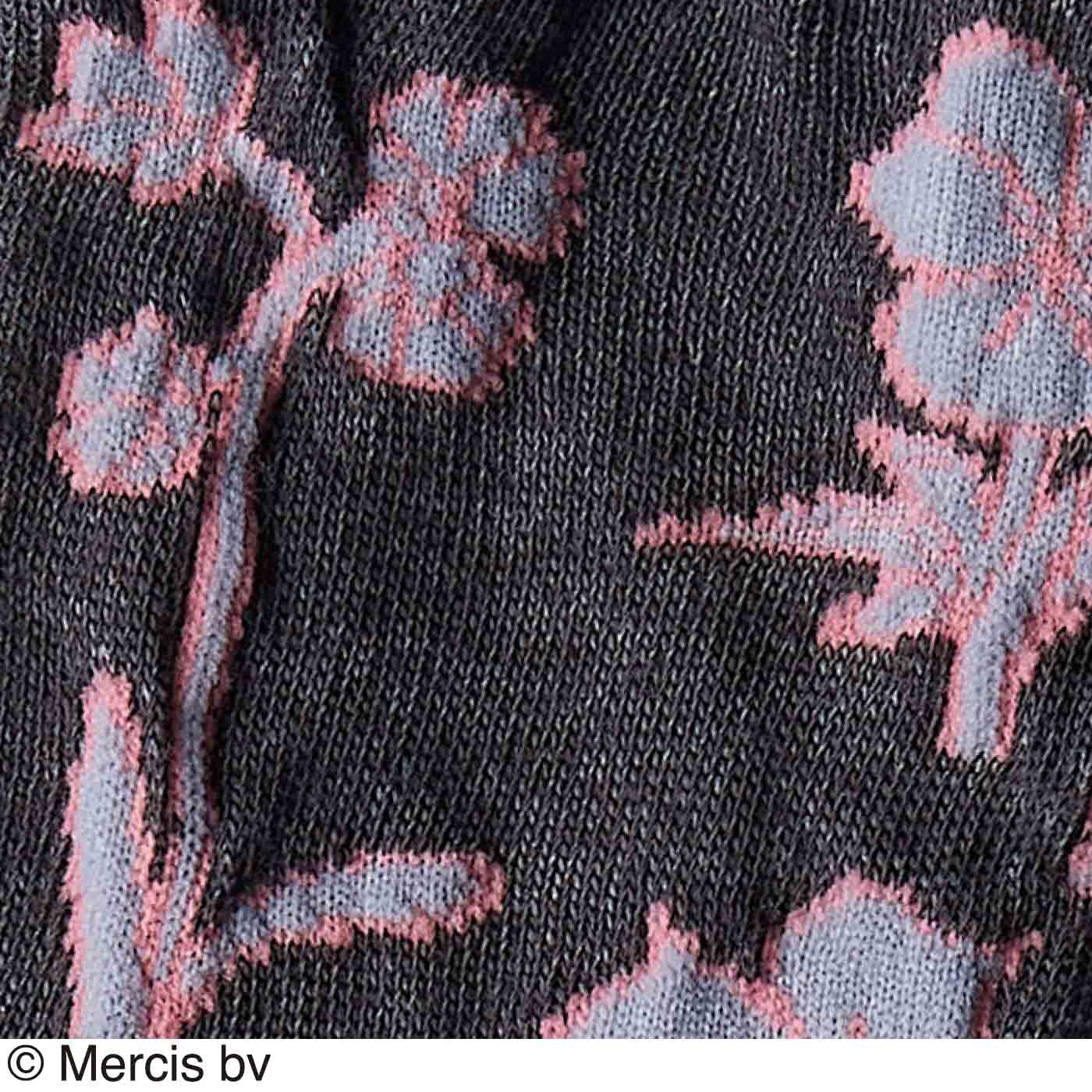 フェリシモの雑貨 Kraso|ミッフィーサークル　肌側シルク混が心地よい薄手二重編み靴下の会|柄部分は立体的に見える編み立てに。