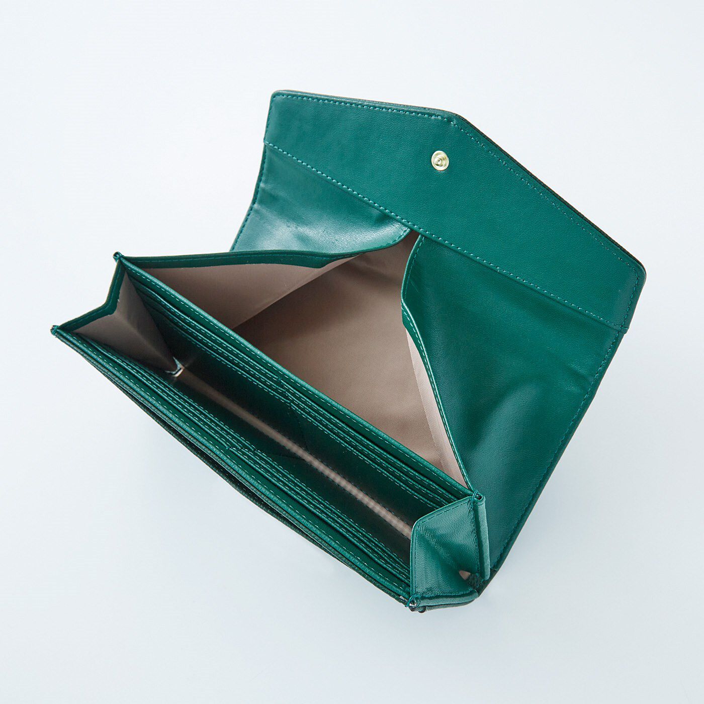 フェリシモの雑貨 Kraso|UP.de　コインケースががばっと開いて一目瞭然（りょうぜん）　星座が瞬くスリム長財布の会|カードポケットは12枚。