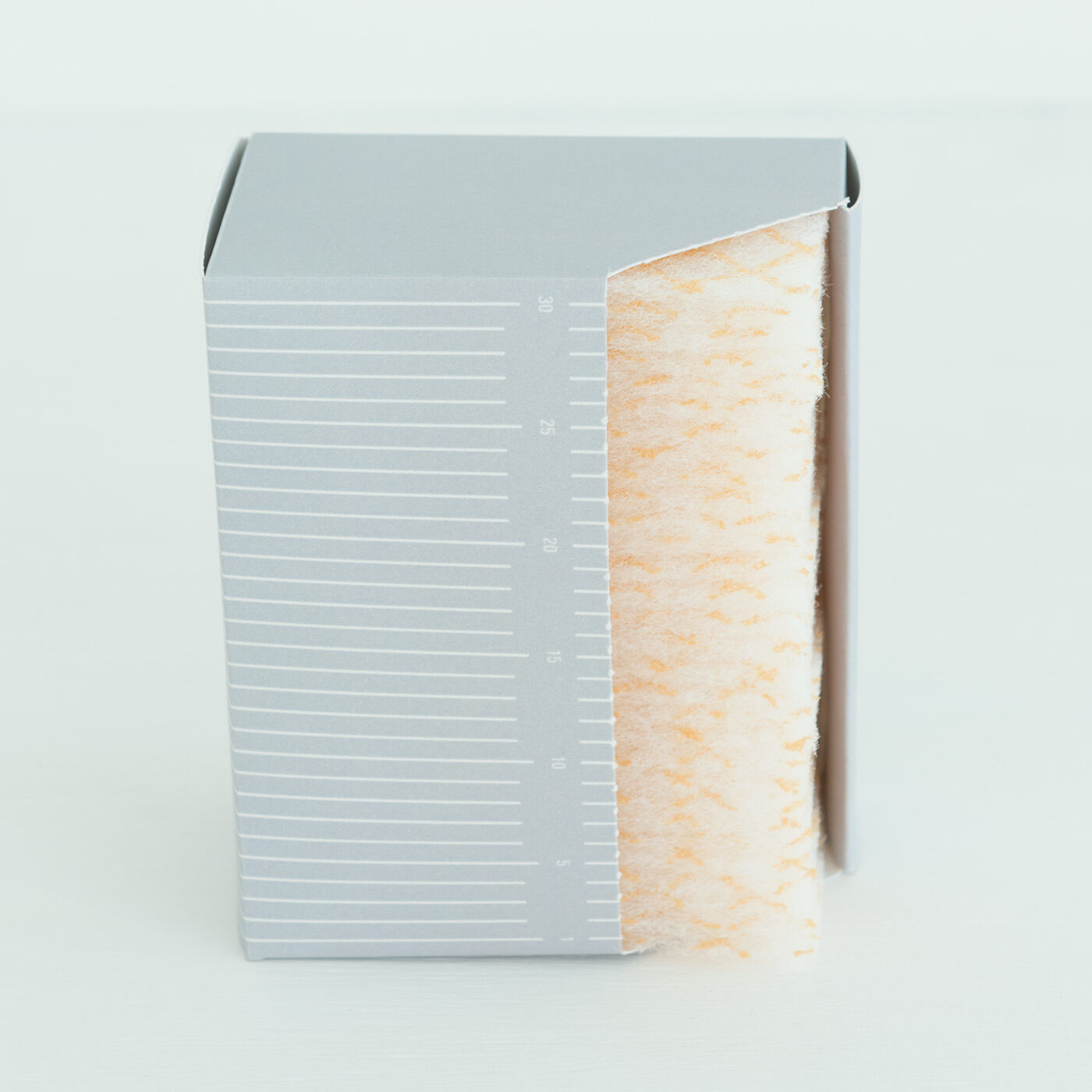 フェリシモの雑貨Kraso|1/d for Washstand 洗面台用ミニワイプの会|すき間に合わせて縦にも横にも置ける形状です。