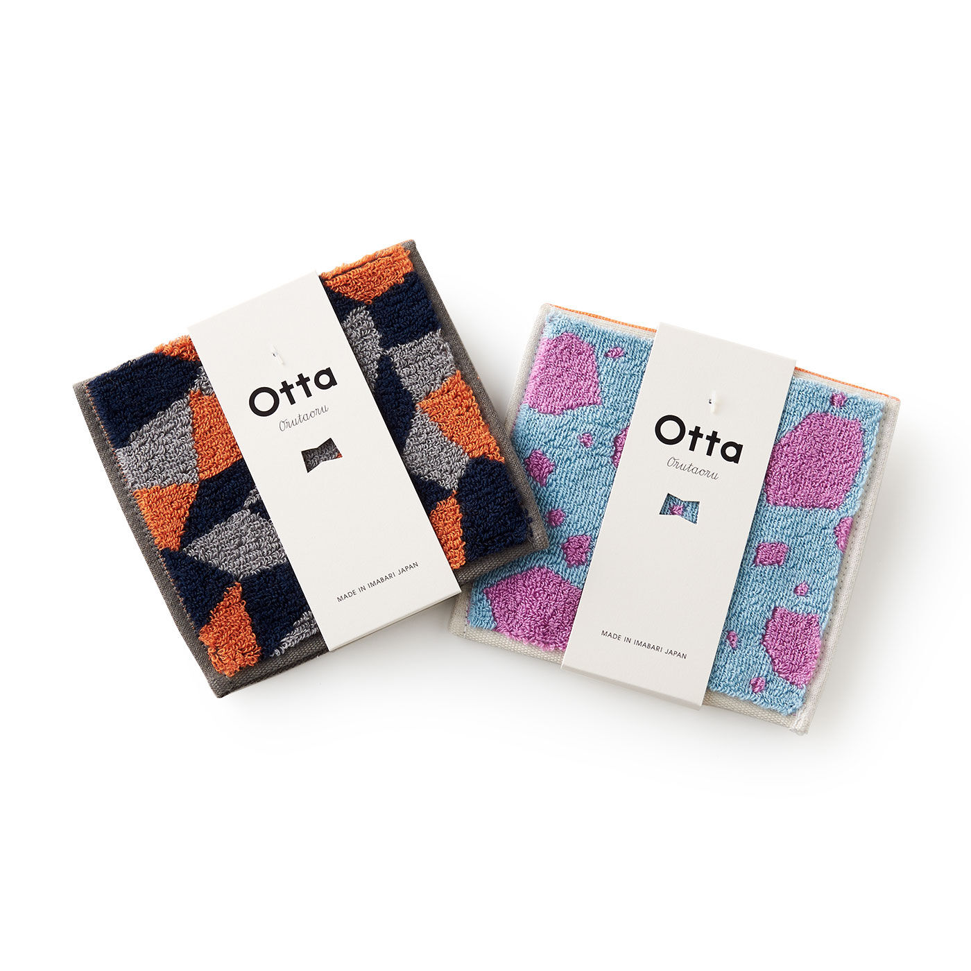 フェリシモの雑貨 Kraso|さすが今治タオルの吸水性！ ユニークなふたつ折りスマートハンカチ「Otta」2枚セットの会|１回のお届けセット例です。柄違いを２枚セットにしてお届けします。