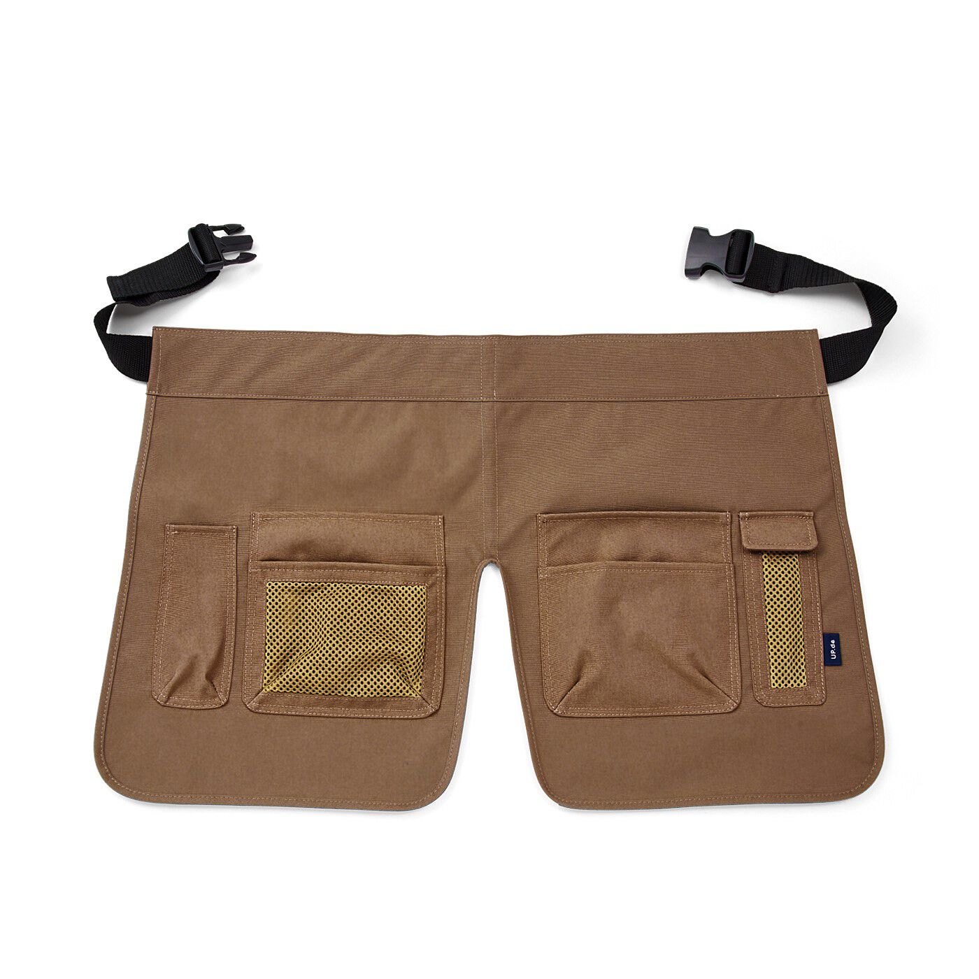 フェリシモの雑貨 Kraso|UP.de　着られるバッグ（TM） 付けポケットいっぱい 脚さばきのよいはっ水ショートエプロンの会|〈ベージュ〉