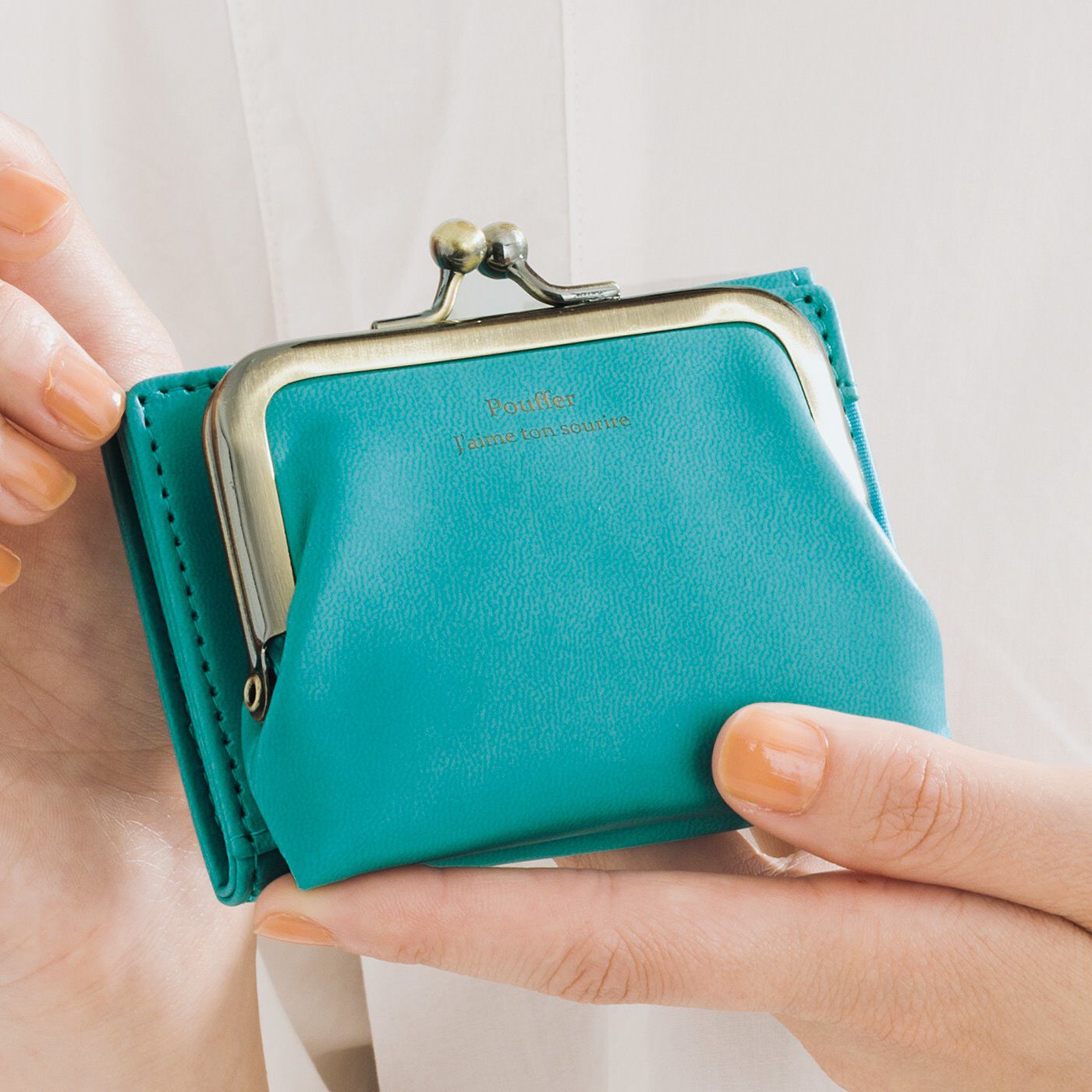 フェリシモの雑貨 Kraso|最小限をつれてって　海色ターコイズブルーのちっちゃめ手のり財布