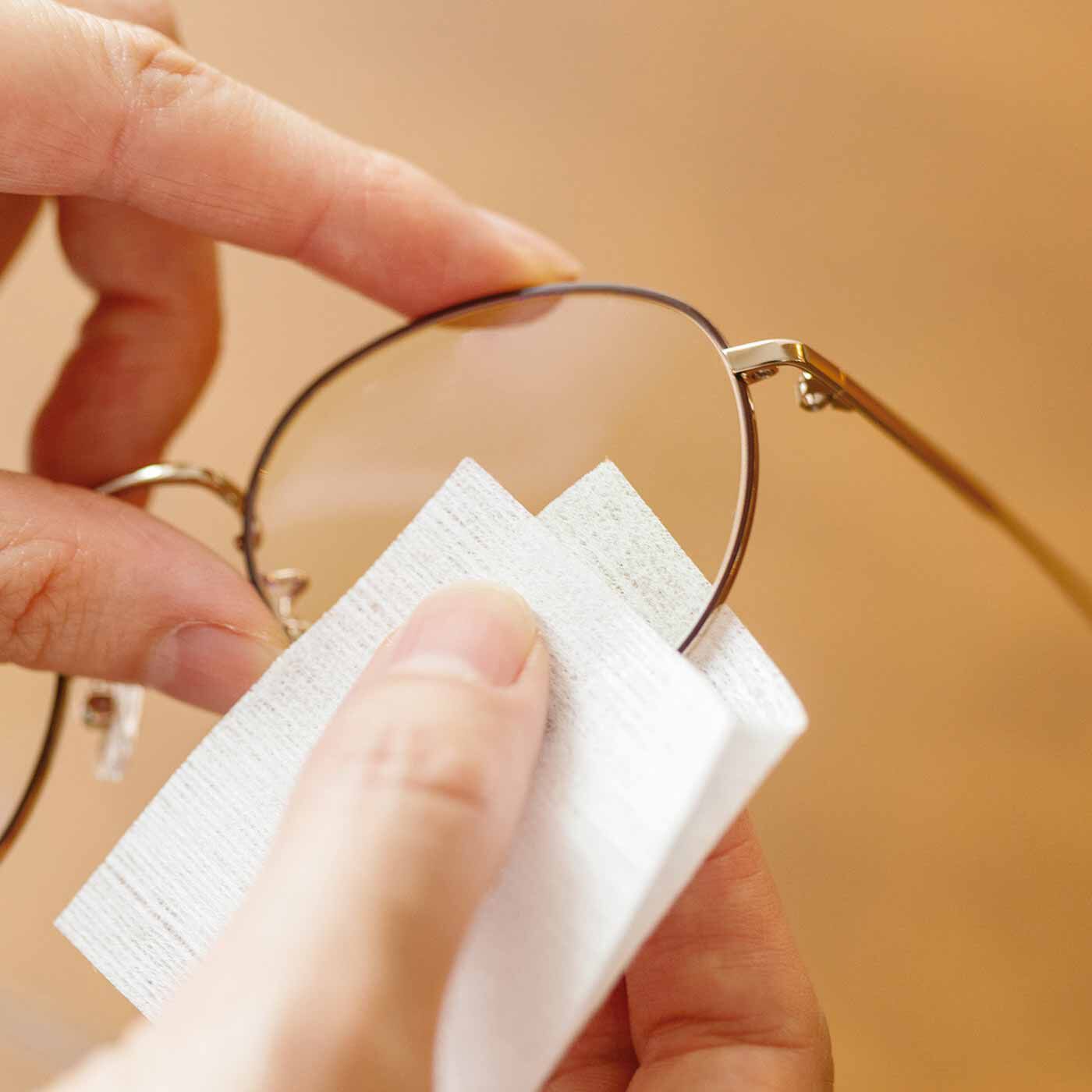 フェリシモの雑貨 Kraso|ブリリアンス神戸基金 KOBE PORT TOWER×Galafull 多彩なポートタワーにきゅん スマホもふけるメガネふき|メガネのレンズをきれいにする使いきりの特殊シート。