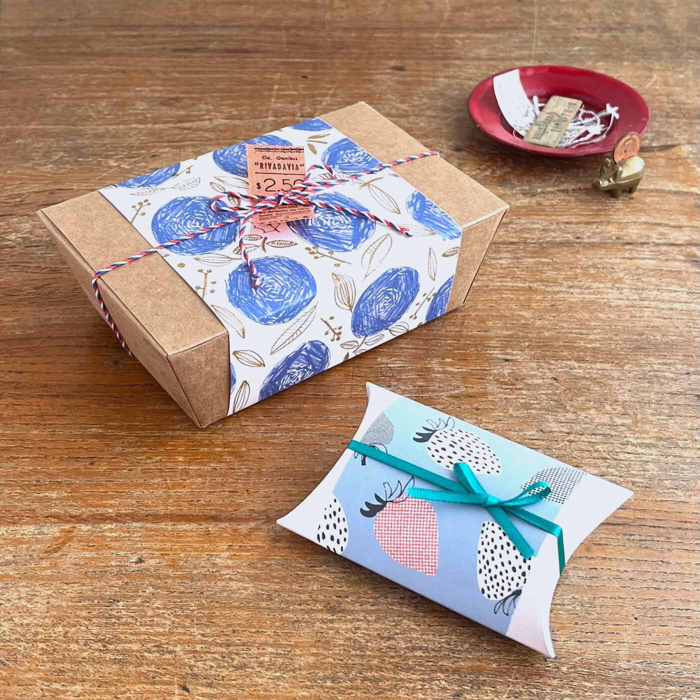 フェリシモの雑貨 Kraso|【any.paper】人気柄の包装紙１７種類セット|包みにくい形の箱などは、巻くだけでOK。