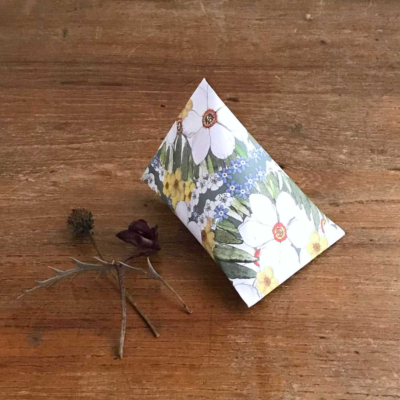 フェリシモの雑貨 Kraso|Tatty　英国の美しい庭を再現したA4装飾紙10枚セット