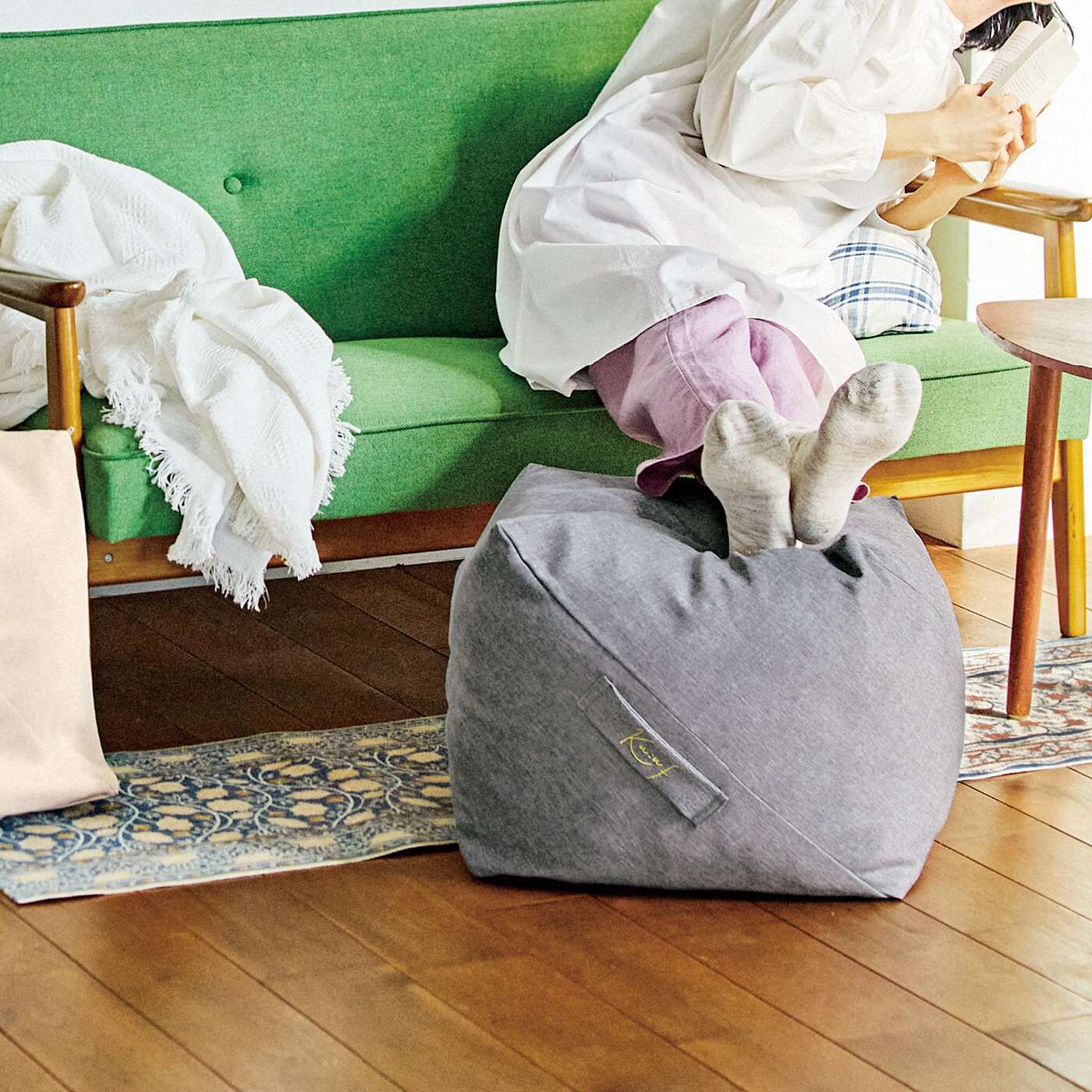 フェリシモの雑貨 Kraso|クーフゥ　クローゼットにも収納しやすい　クッションみたいに使える寝具収納カバーの会