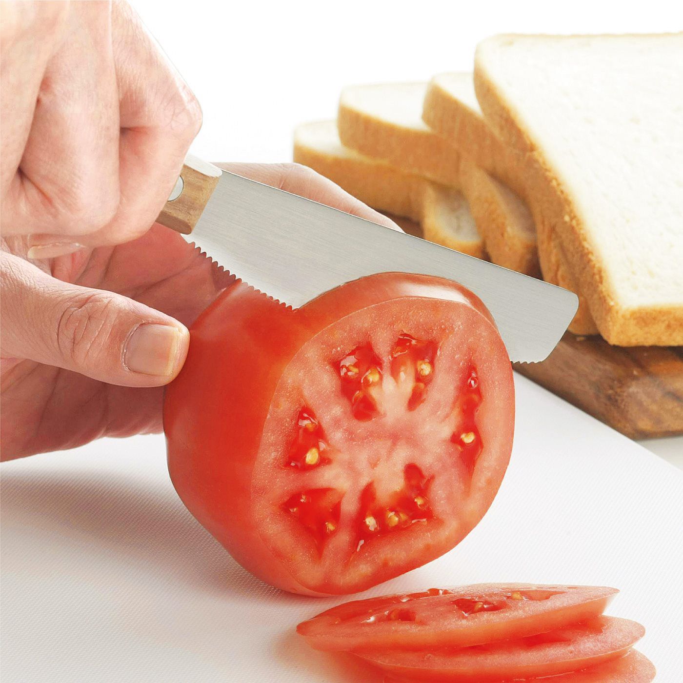 フェリシモの雑貨 Kraso|切ったり塗ったりがこれひとつ　刃がしなるから使いやすい　スパチュラナイフ|やわらかいトマトのカットにも◎。