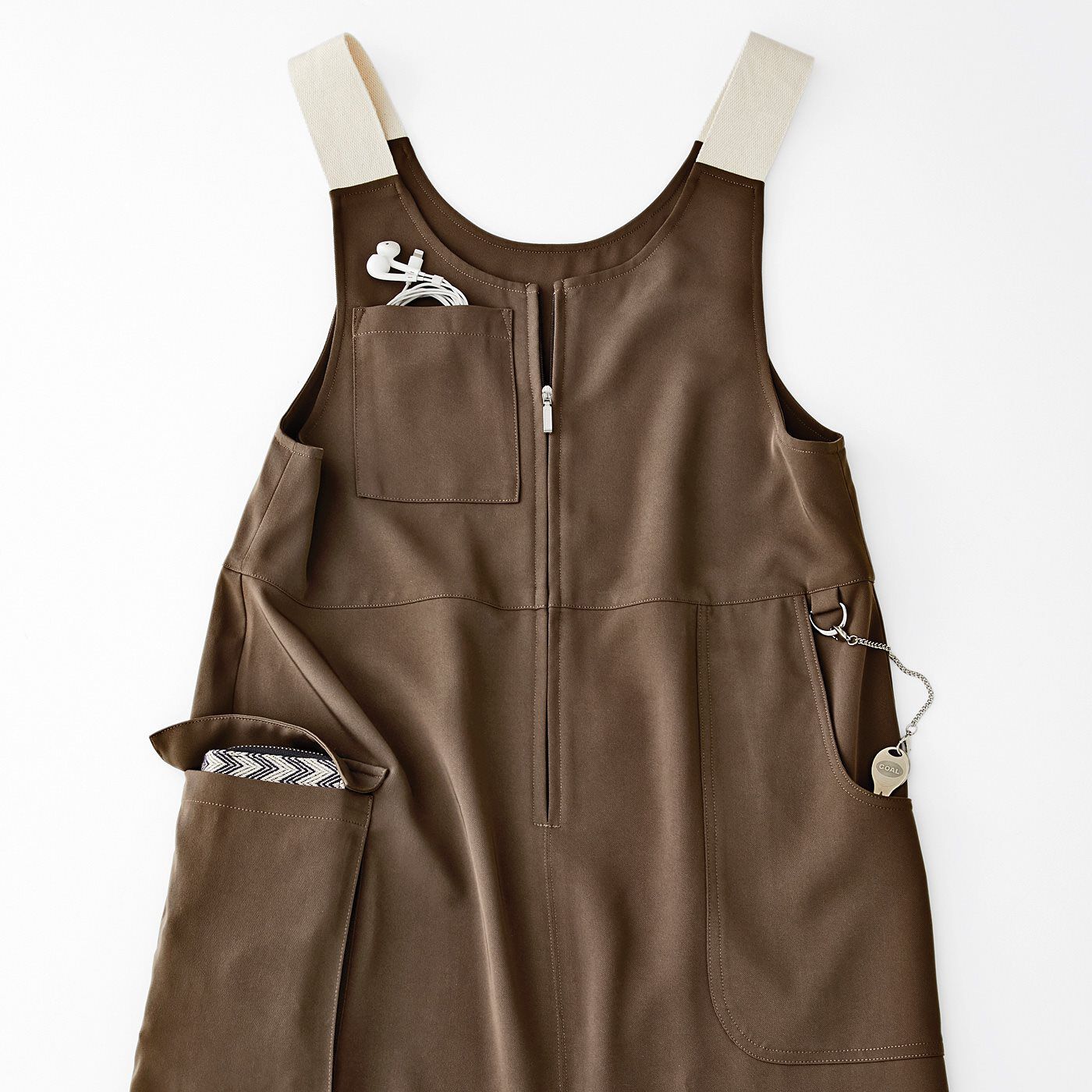 フェリシモの雑貨Kraso|UP.de　着られるバッグで身軽にお出かけ　手ぶらがうれしいポケットいっぱい　サロペットスカートの会|Front