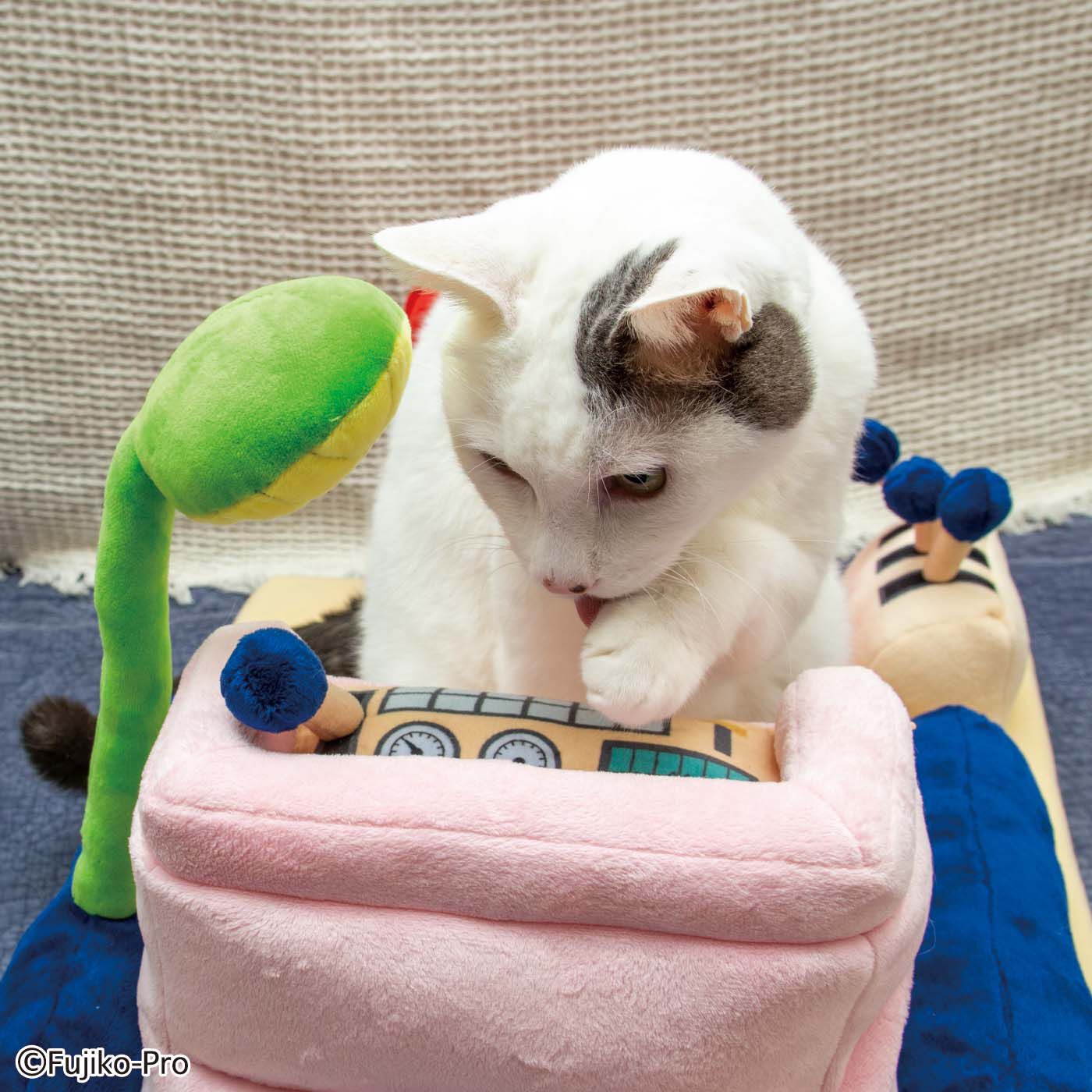 送料無料商品 |  公式 オンライン ドラえもん 時間旅行気分のペット用タイムマシンベッド 猫雑貨・オーナーズグッズ