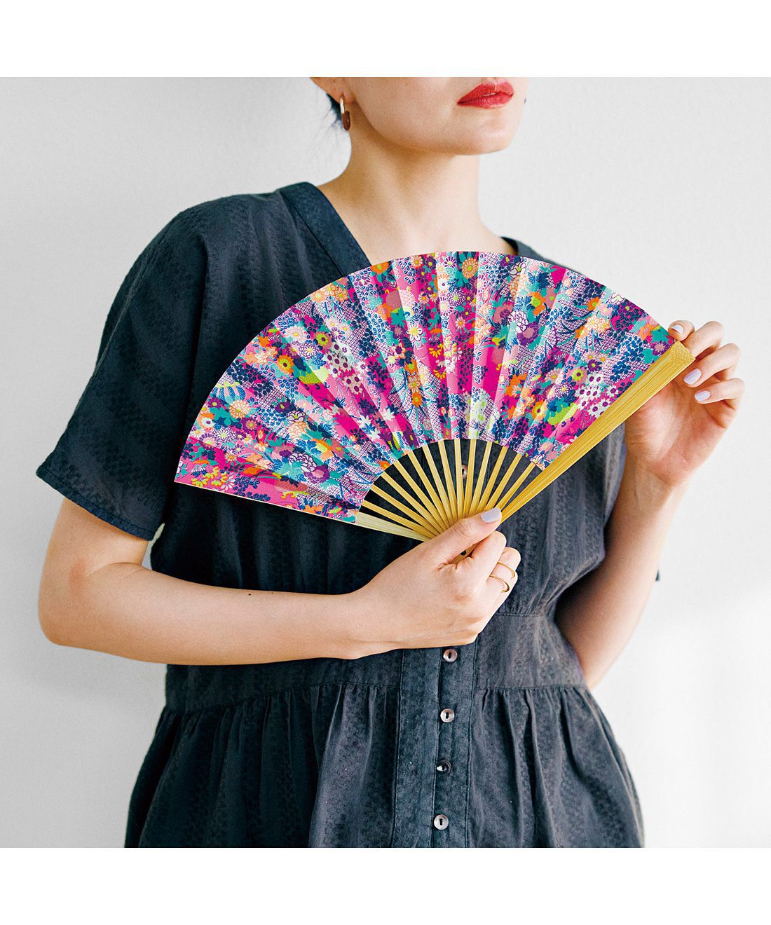 フェリシモの雑貨 Kraso|KAWAII COMPANY　京都で1964年に創業　伝統和模様が煌めく友禅染和紙のカワイイ扇子