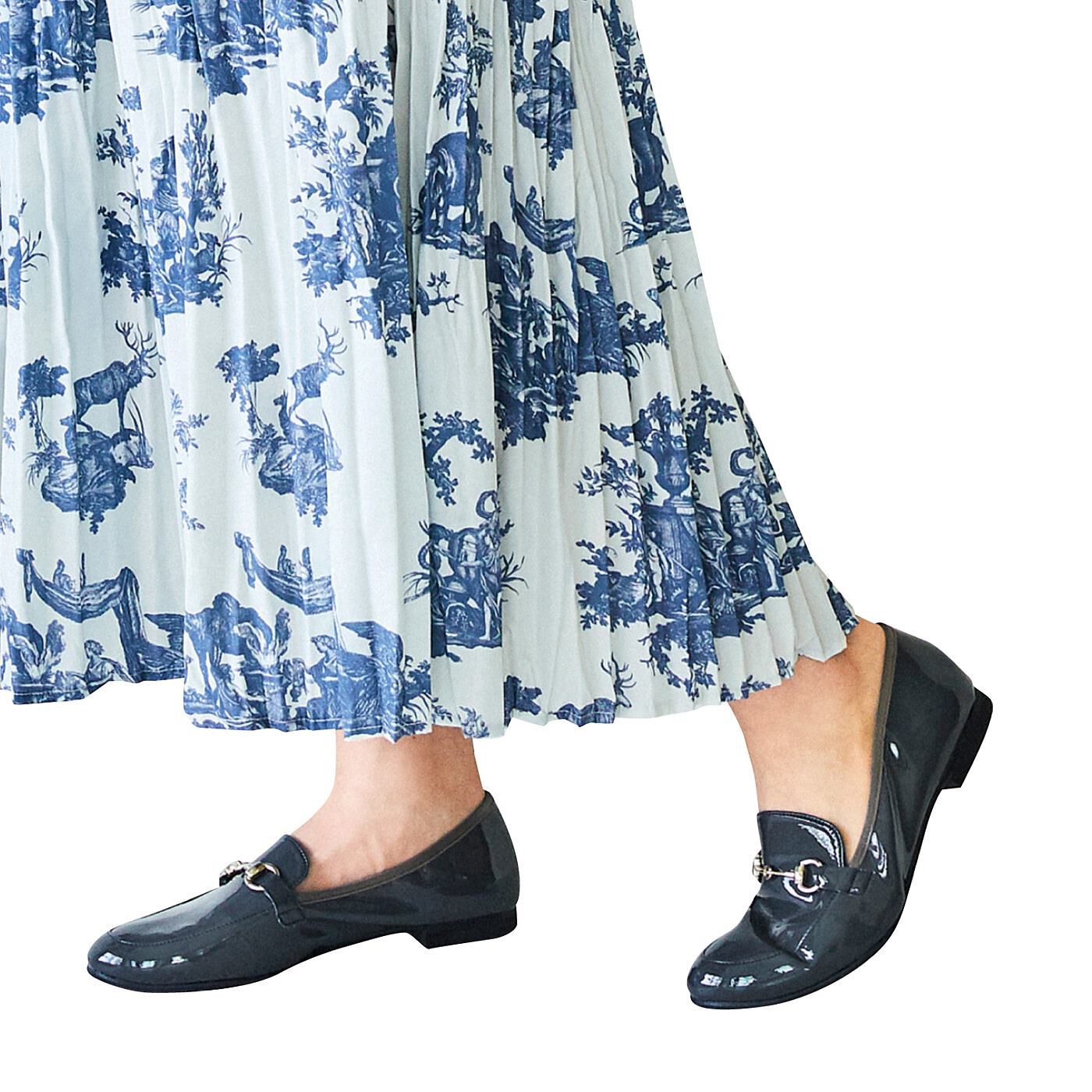 フェリシモの雑貨 Kraso|UP.de　やわらかフィットの履き心地 足がきれいに見える防水ビットローファーパンプス〈チャコールグレー〉