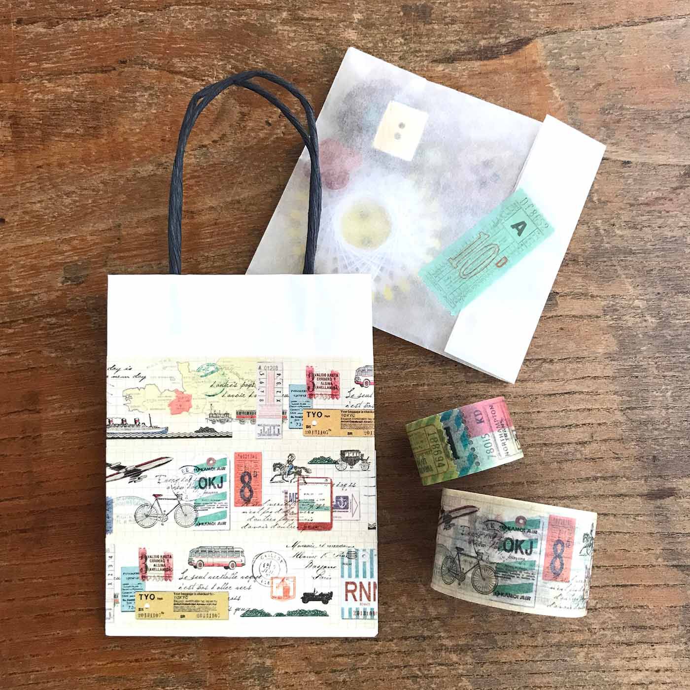 フェリシモの雑貨 Kraso|マスキングテープセット〈バラエティー〉の会|ちょこっとプレゼント。真っ白な紙袋じゃ味気ないので、デコレーション。並べて貼っただけなのにかわいい。