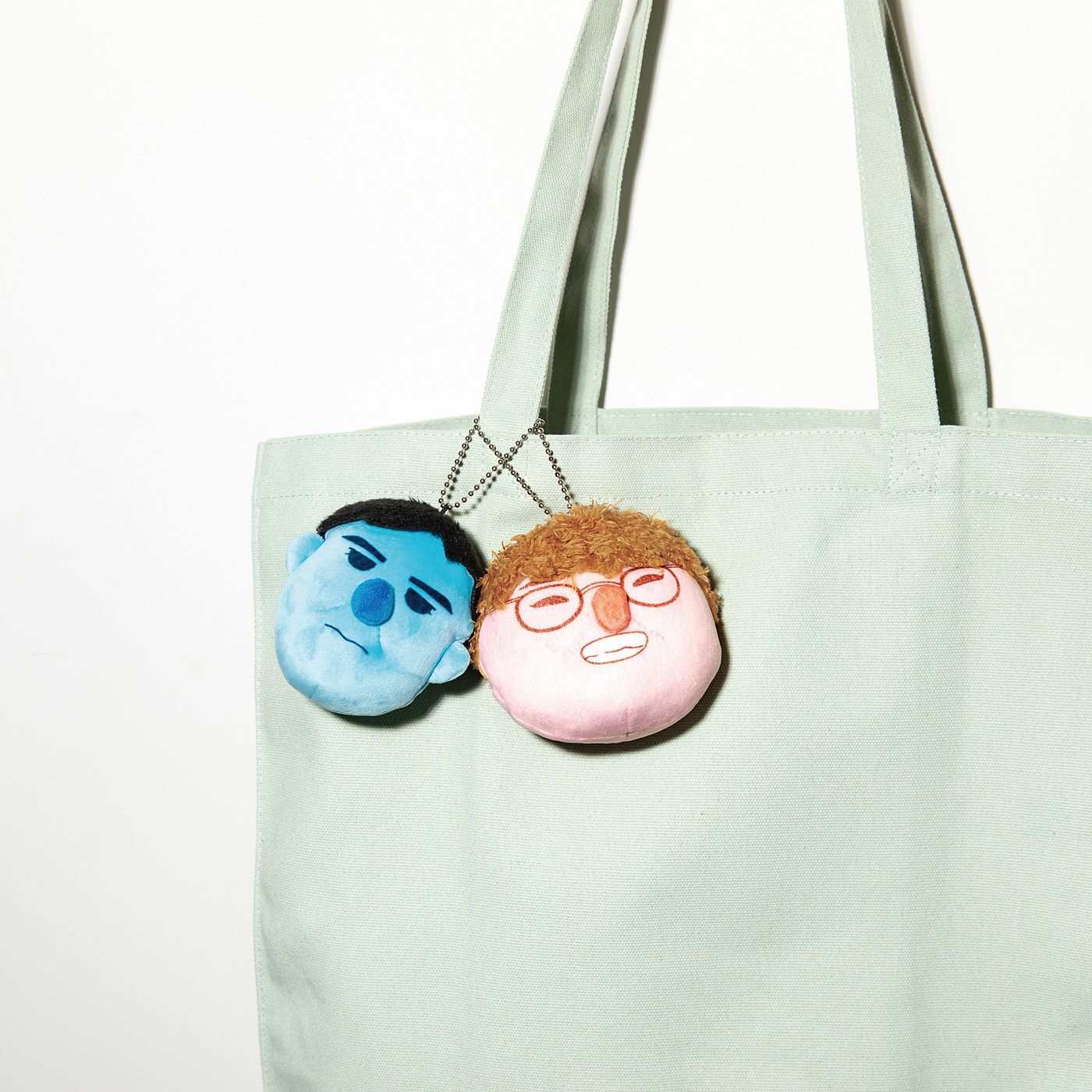 フェリシモの雑貨 Kraso|よしもとコラボ　握るマユリカ阪本のむぎゅっとマスコット|ボールチェーン付きでバッグに付けて持ち運べます。