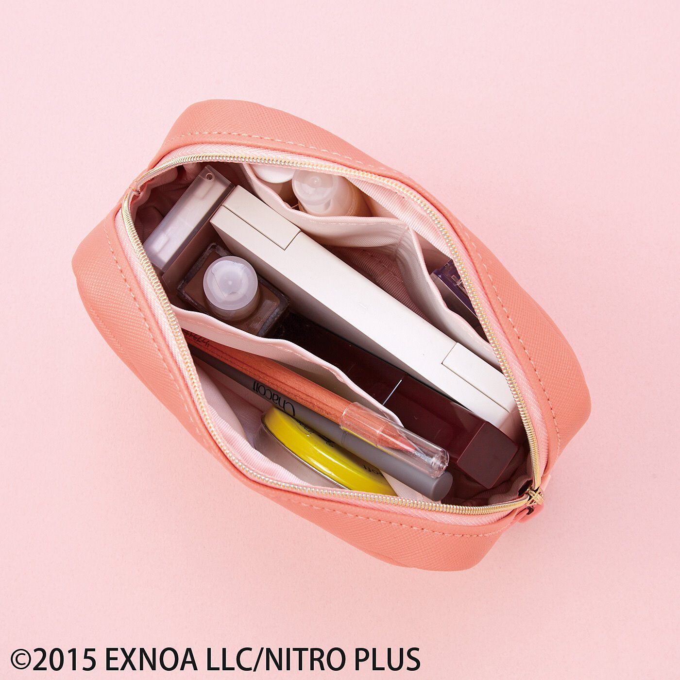 フェリシモの雑貨 Kraso|カットインシリーズ　刀剣乱舞-ONLINE-　出陣ポーチ〈加州清光〉|それぞれのカラーに合わせた内生地です。整とんに便利な内ポケットが両サイドに付いています。