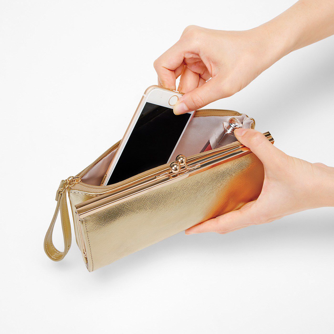 UP.de　スマホや小物もまとめて上品スマートに　クラッチ風がま口財布〈シャイニーゴールド〉