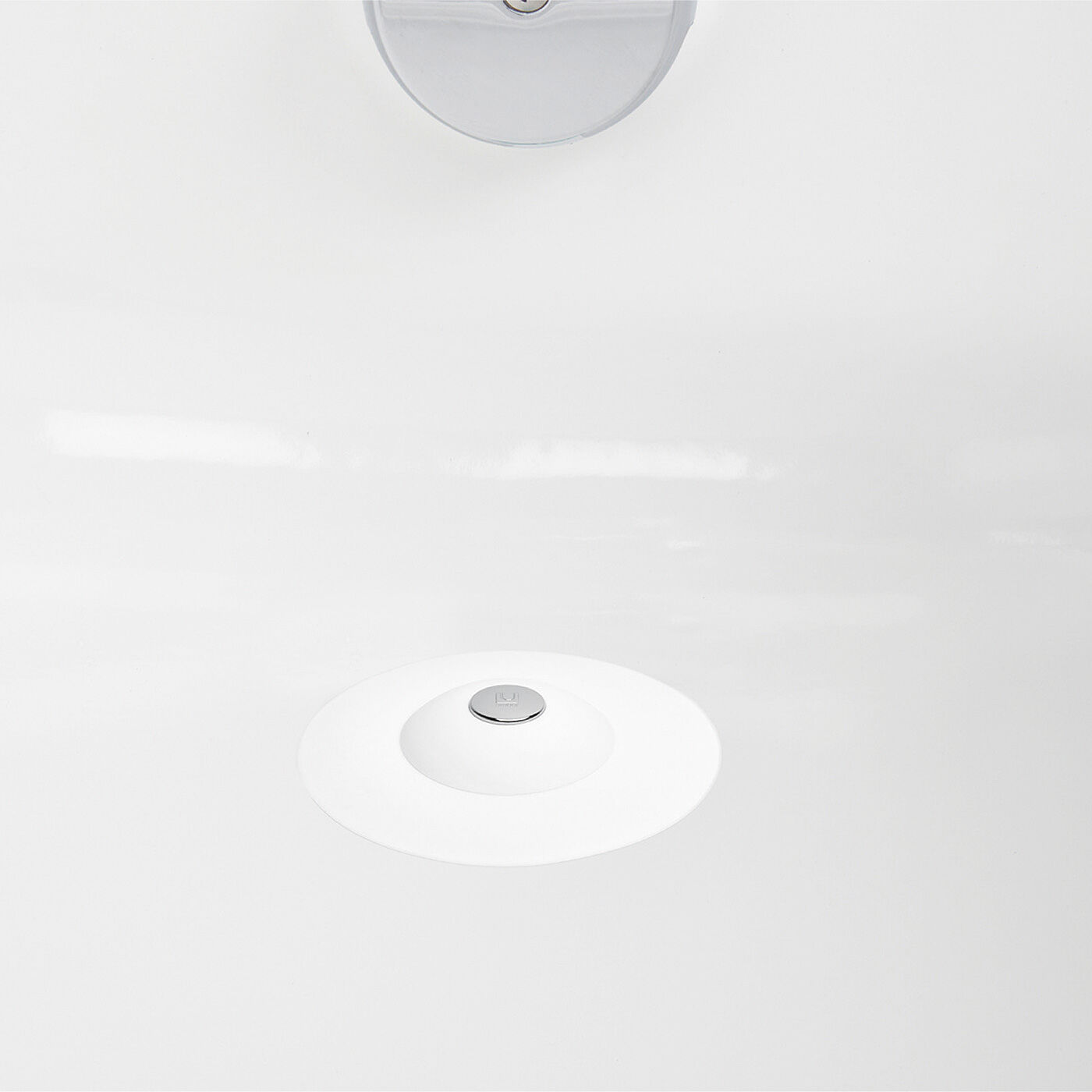 フェリシモの雑貨 Kraso|水洗口にピッタリフィット　ワンタッチで切り替えできる　シンクストッパー|3．さらにボタンを押すとバルブが閉まります。