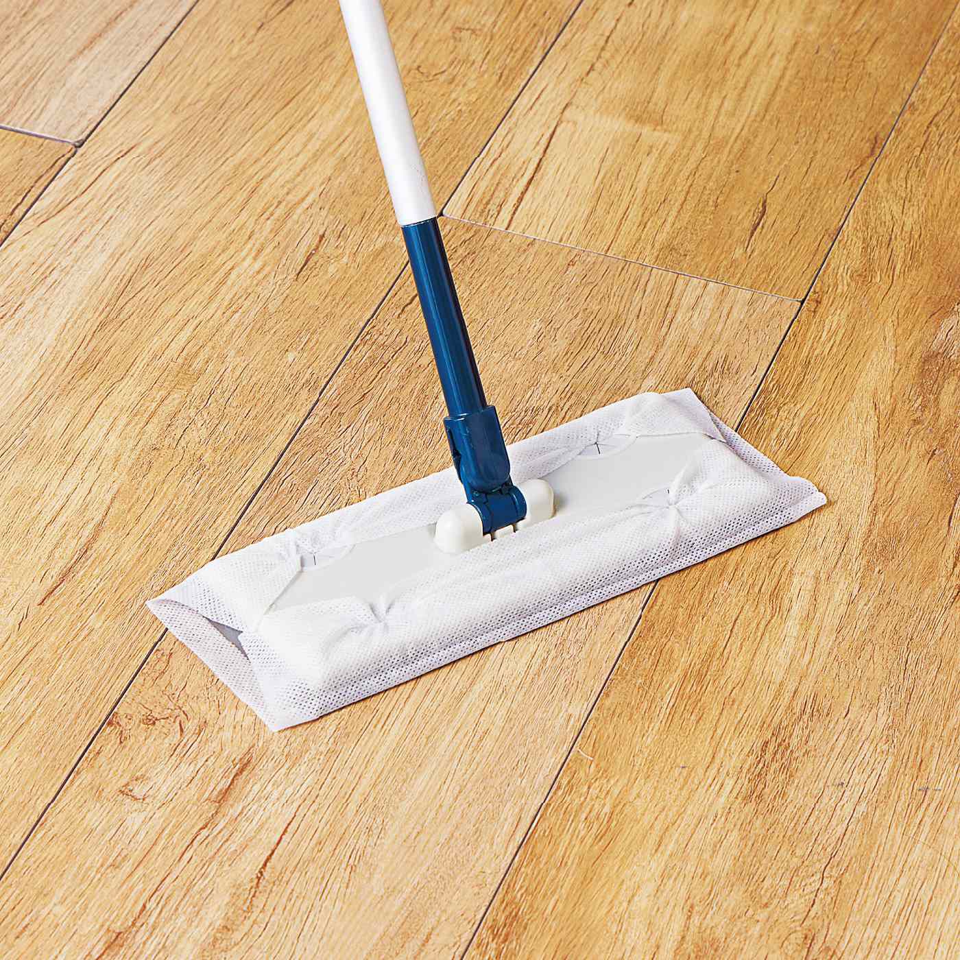 フェリシモの雑貨Kraso|業務用の洗浄剤を家庭用に改良！強力に油汚れを浮かせて落とす除菌ウェットシート〈3個セット〉の会|床掃除に。