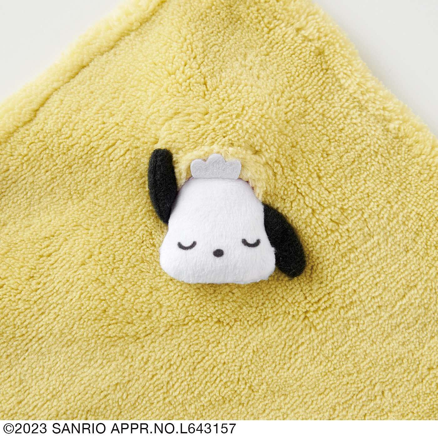 フェリシモの雑貨Kraso|おしりまでかわいい　毛布にくるまって眠るサンリオキャラクターのハンカチの会|〈ポチャッコ〉