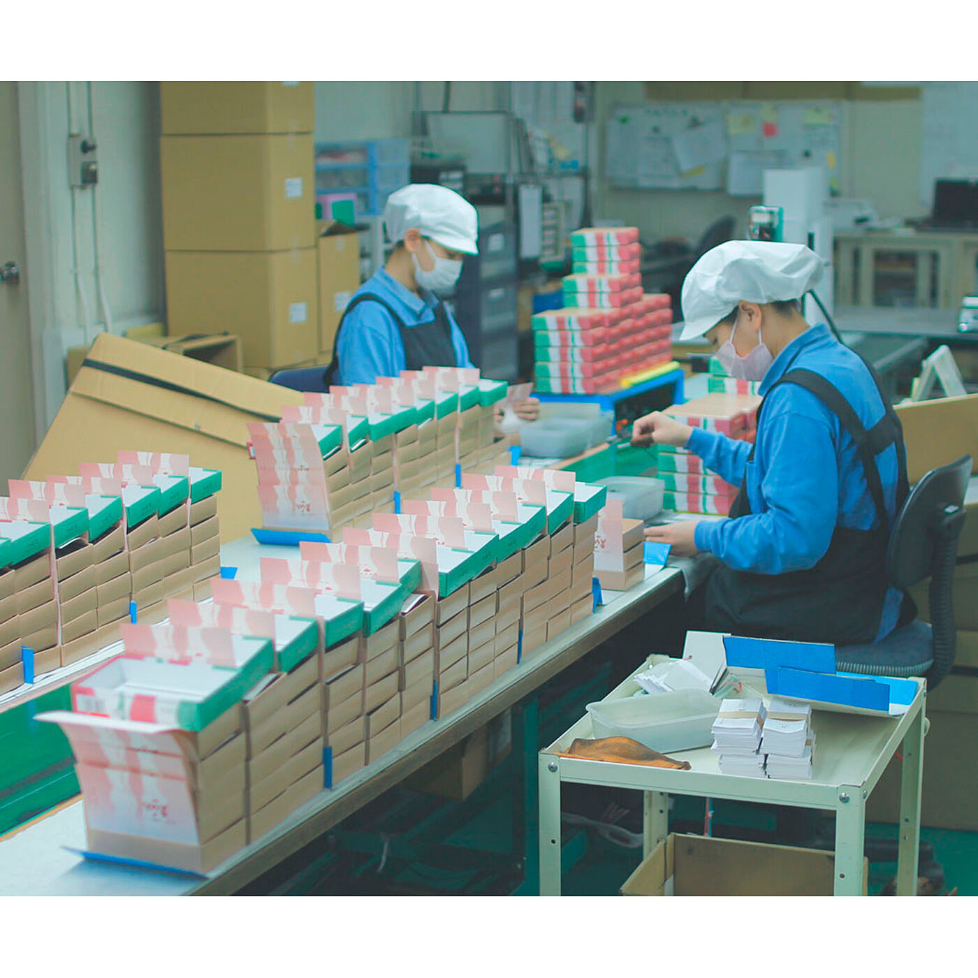 フェリシモの雑貨Kraso|KAWAII COMPANY　淡路島で128年の技術が香る ネオクラシックな糸のお香の会|工場見学の様子は、KAWAII COMPANYのnoteでご紹介しています。ぜひご覧ください♪