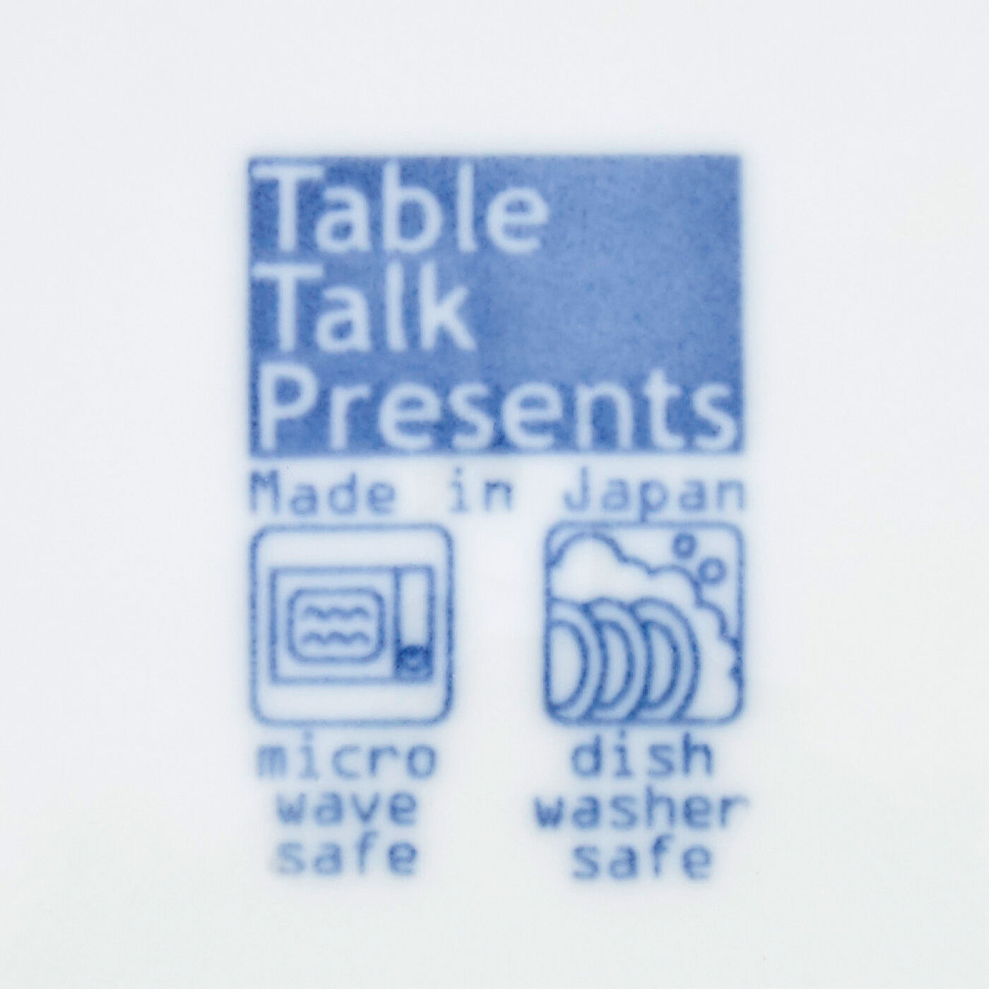 フェリシモの雑貨Kraso［クラソ］|スープ＆小どんぶりに便利！　食卓華やぐサラダボウルの会|皿の裏面に電子レンジ、食洗機OKの裏印入りでわかりやすい。