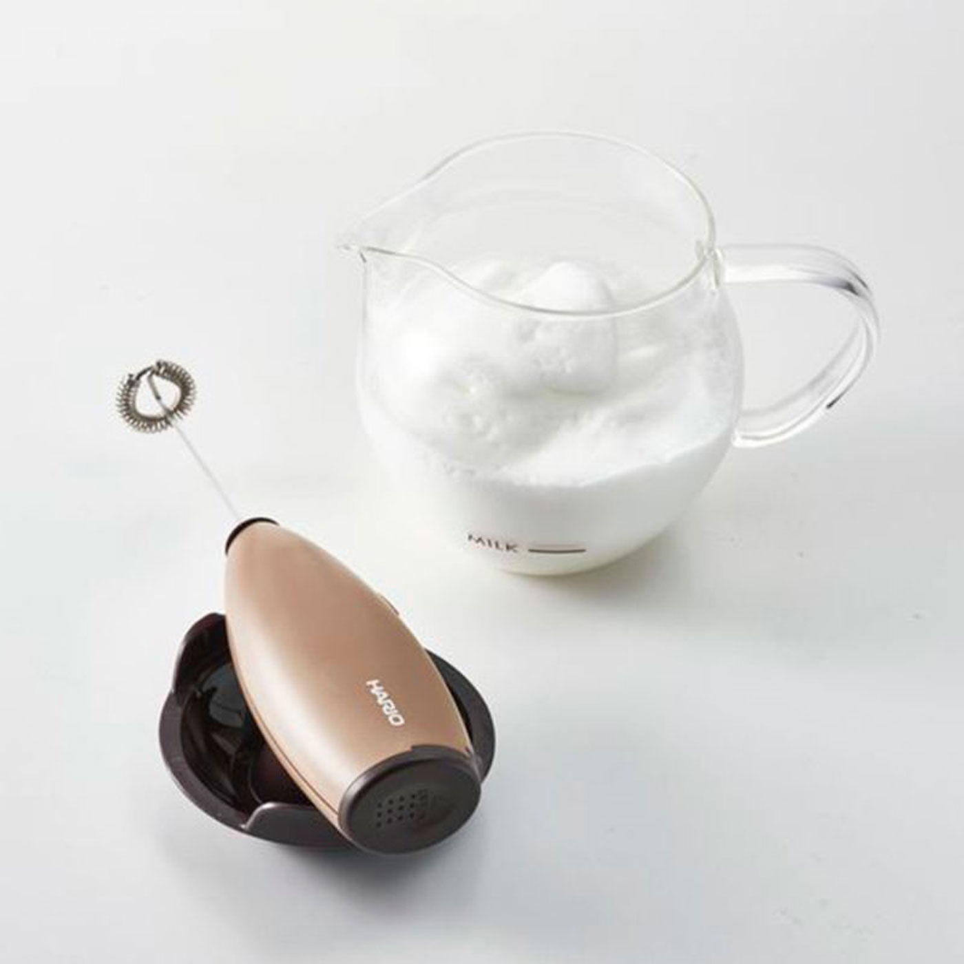フェリシモの雑貨 クラソ|ふわふわミルクフォームが簡単に 耐熱ガラスボウル付きミルククリーマー|きめ細かく滑らかなミルクフォームの完成
