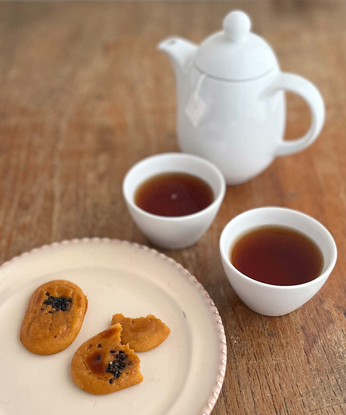 フェリシモの雑貨 Kraso|【12月分・1月分限定申し込み】ミ三３研究室×四万十ドラマ おいしいお茶と楽しいおやつ〈高知編〉の会|【しまんと紅茶 with 柚子】言わずと知れた柚子の産地、馬路村の柚子の皮を粉末にしてブレンド。さわやかな柚子の香りが、こじゃんとええね。