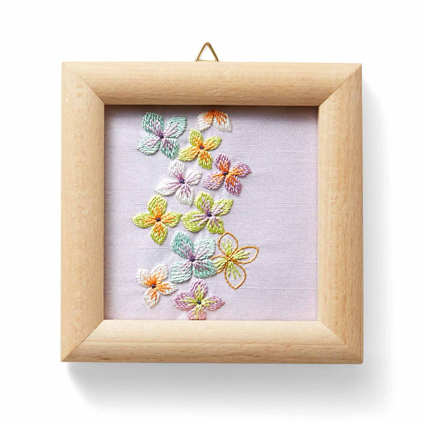 クチュリエ|日本刺しゅうにあこがれて　絹糸の優美な輝き文様フレームの会|紫陽花
