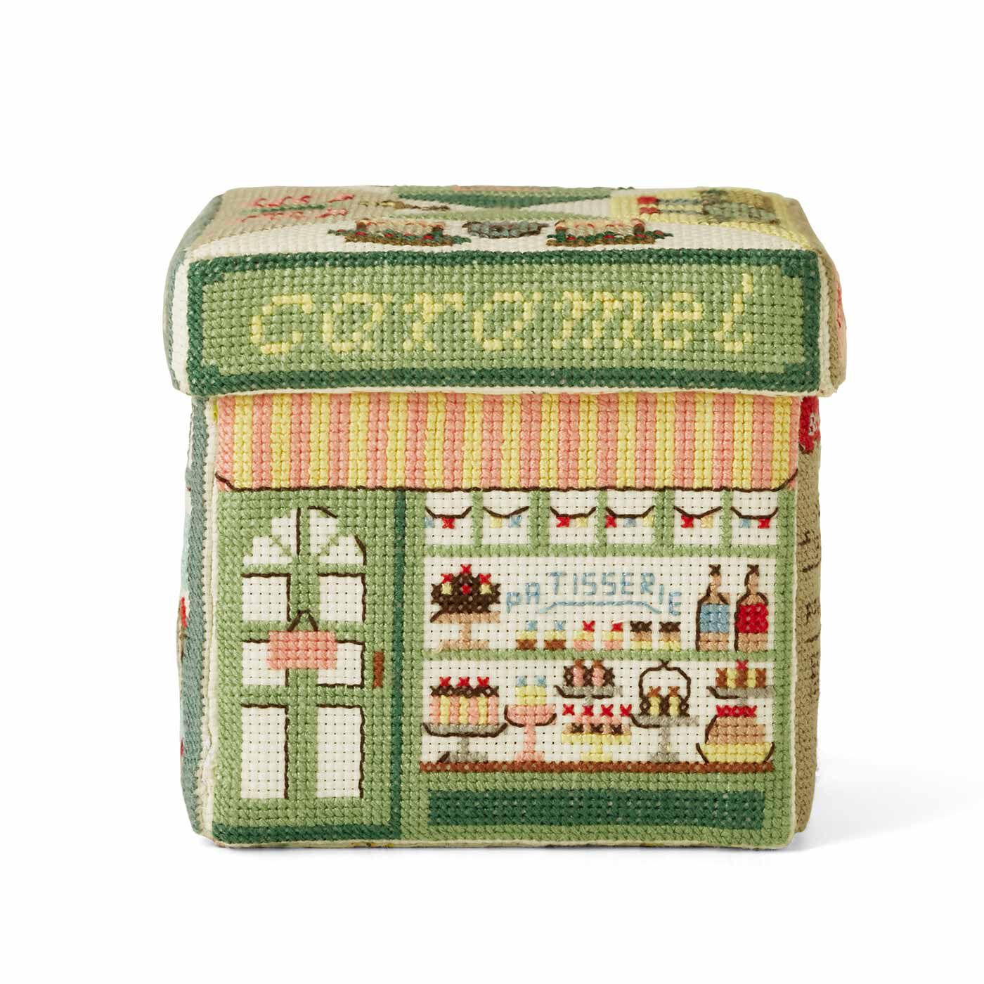 Couturier|パリの美しいアーケード街をクロスステッチ あこがれとこだわりのお裁縫箱の会|〈ケーキ屋さん〉
