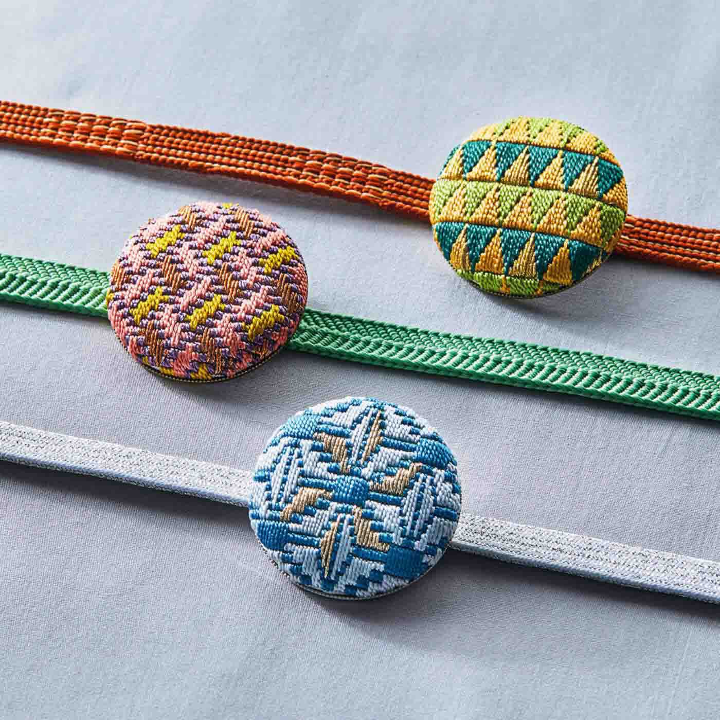クチュリエ|絹糸の光沢が美しい 日本の伝統刺しゅう 絽（ろ）刺しのブローチの会