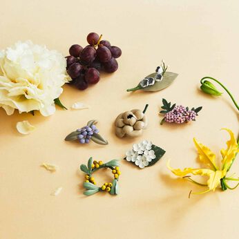 Couturier | ぷっくり型抜きレザーのお花ブローチ