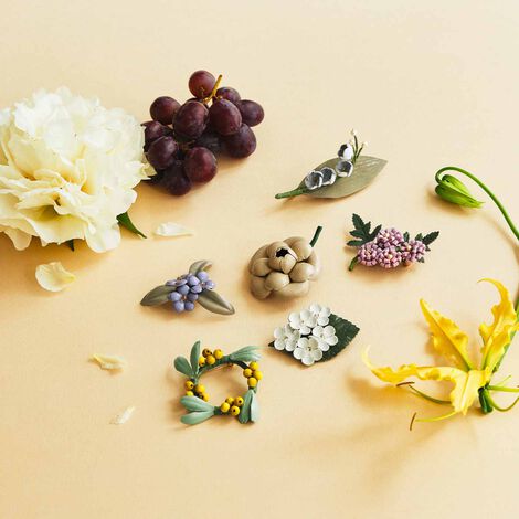 Couturier | ぷっくり型抜きレザーのお花ブローチ