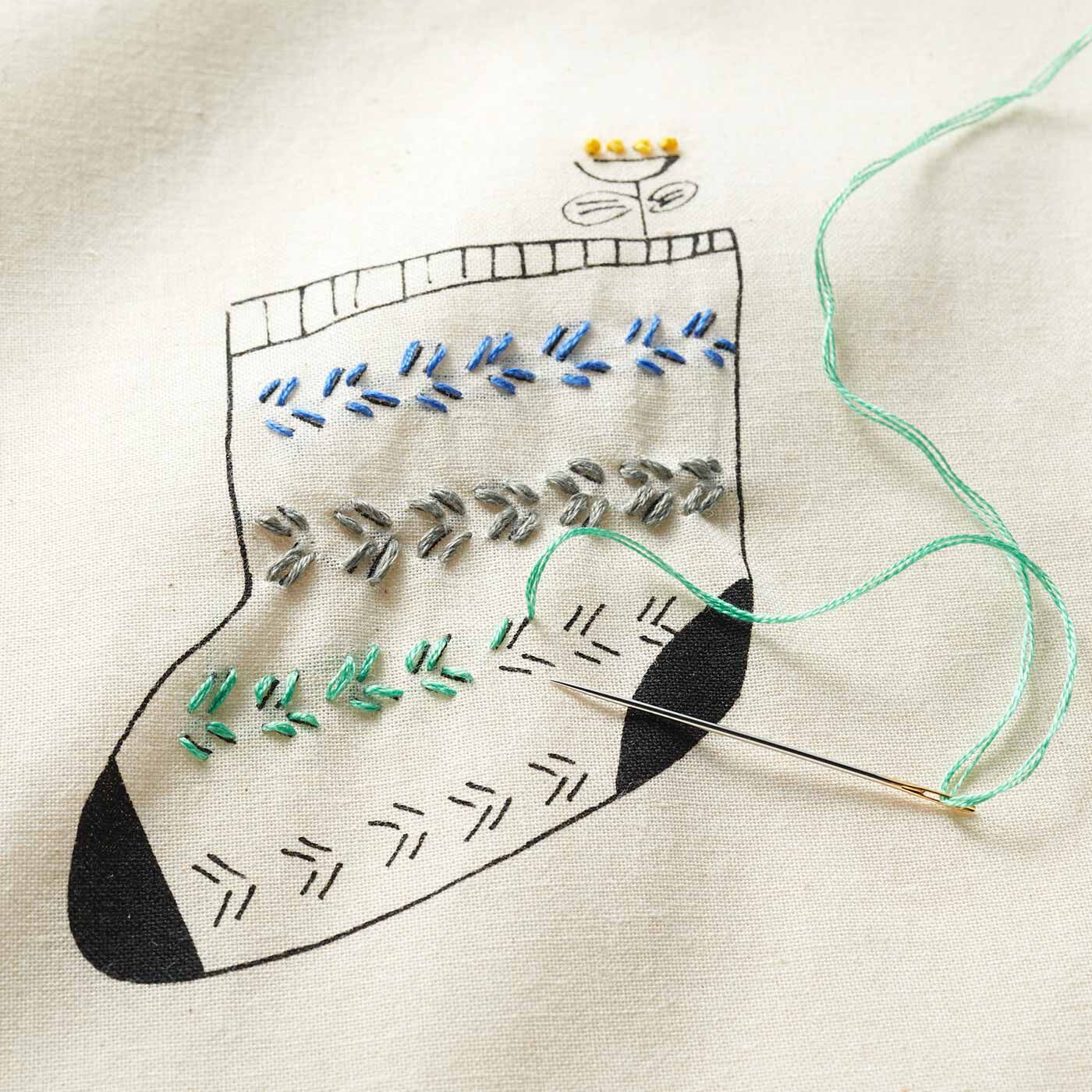 Couturier[クチュリエ]|【タイプが選べる】自由に刺しゅうが楽しい 縫製済みエコバッグ|靴下の模様のみなどポイントだけを、お好みの色で刺してもおしゃれに仕上がります。