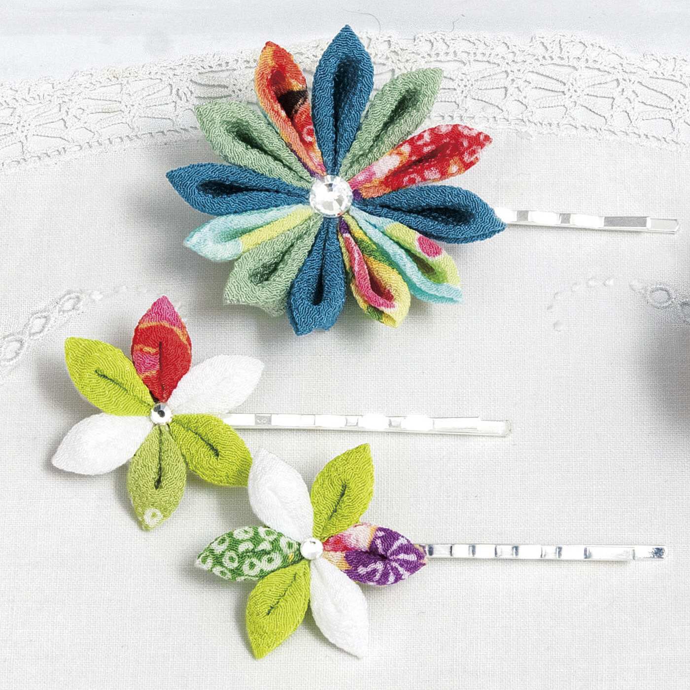 Couturier[クチュリエ]|【タイプが選べる】カット済み布で簡単きれい　つまみ細工のお花|4：孔雀（くじゃく）（ヘアピン）