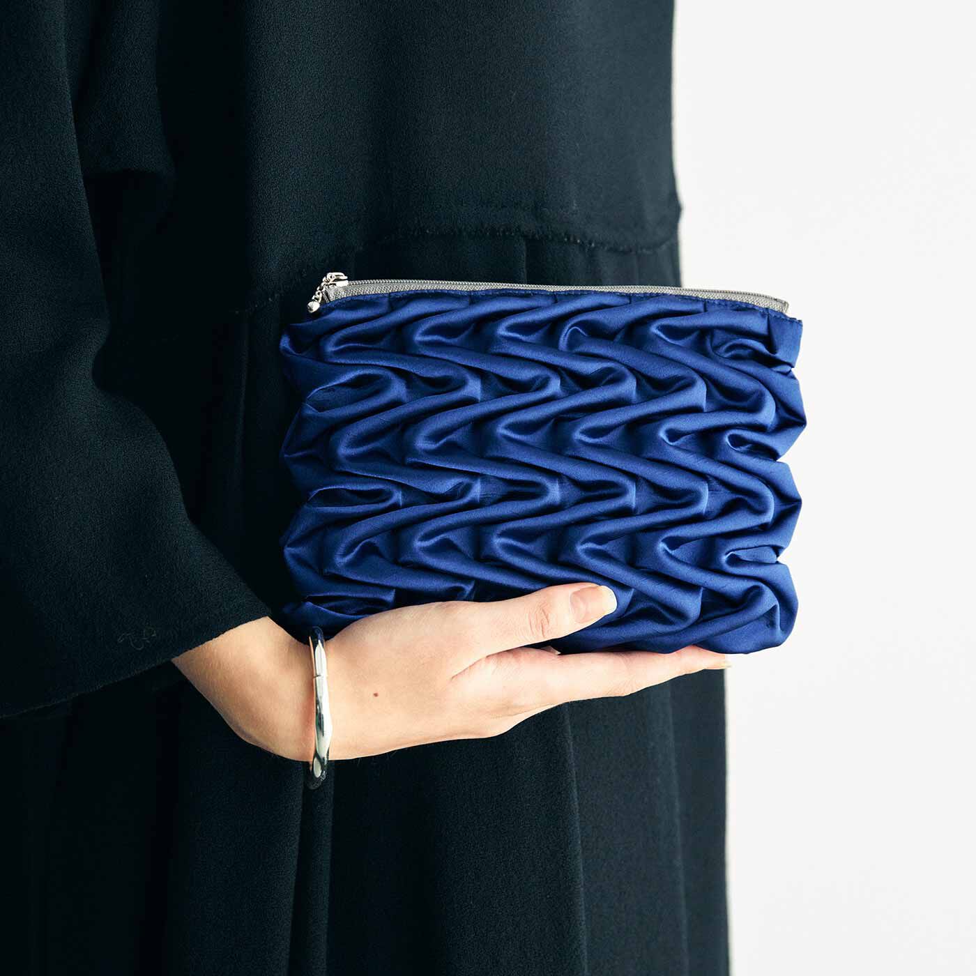 Couturier[クチュリエ]|ラティススモッキングで浮かび上がる立体模様 デイリーに使える シャイニーポーチの会