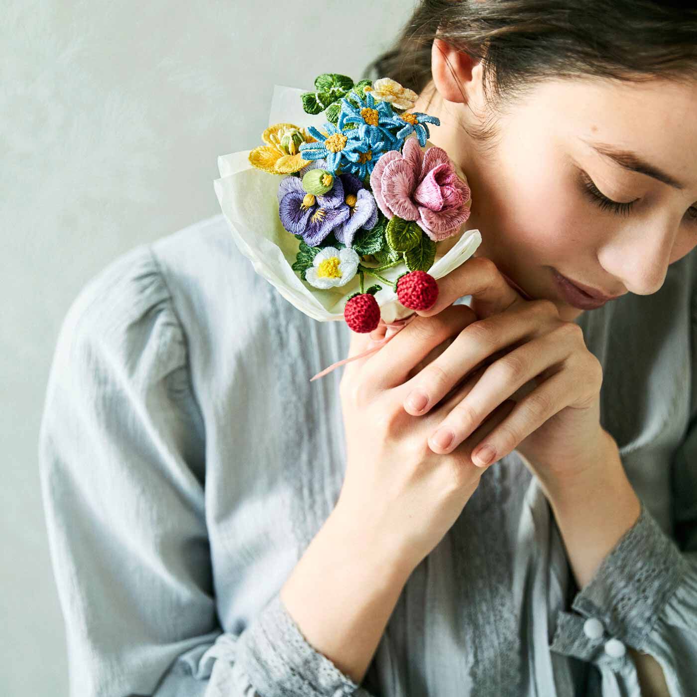 クチュリエ|多彩な花を咲かせて立体的な刺しゅうを楽しむ スタンプワークの会