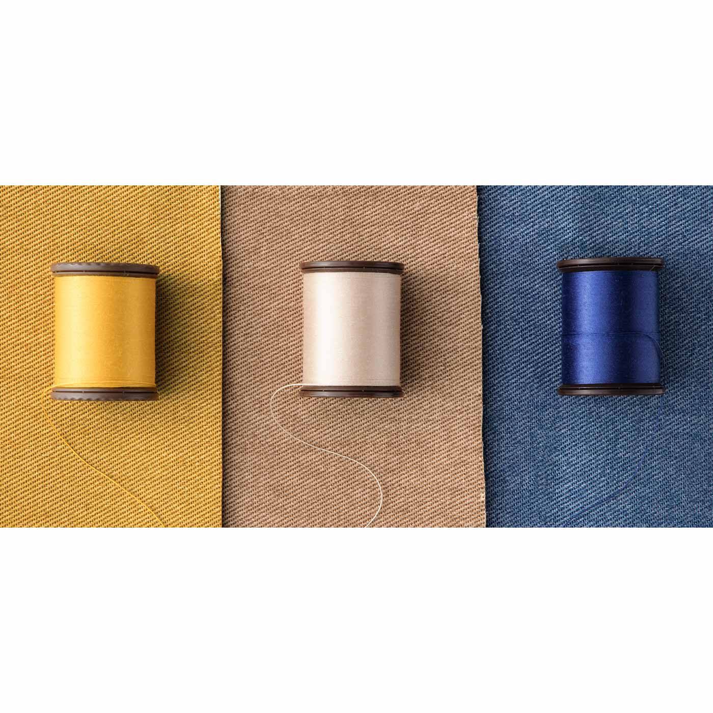 Couturier|色もぴったり！ バッグ専用ミシン糸セット|スヌーピーのバッグ生地にぴったり合う色のミシン糸です。