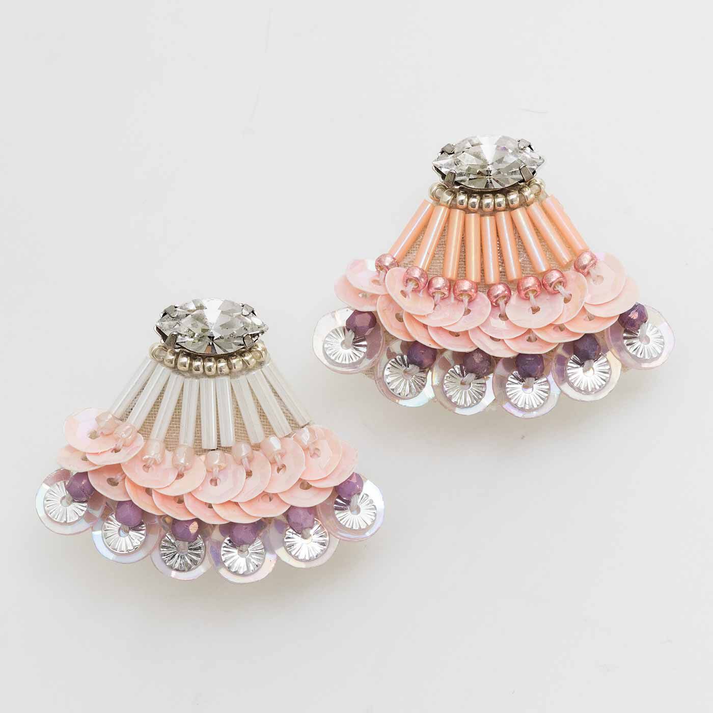 Couturier[クチュリエ]|【タイプが選べる】スパンコールの華麗な彩りと輝き オートクチュールビーズ刺しゅうアクセサリー|タイプ7：UFOのように光る貝（イヤリングまたはピアス）　できあがりサイズ：縦約2.5cm、横約3cm