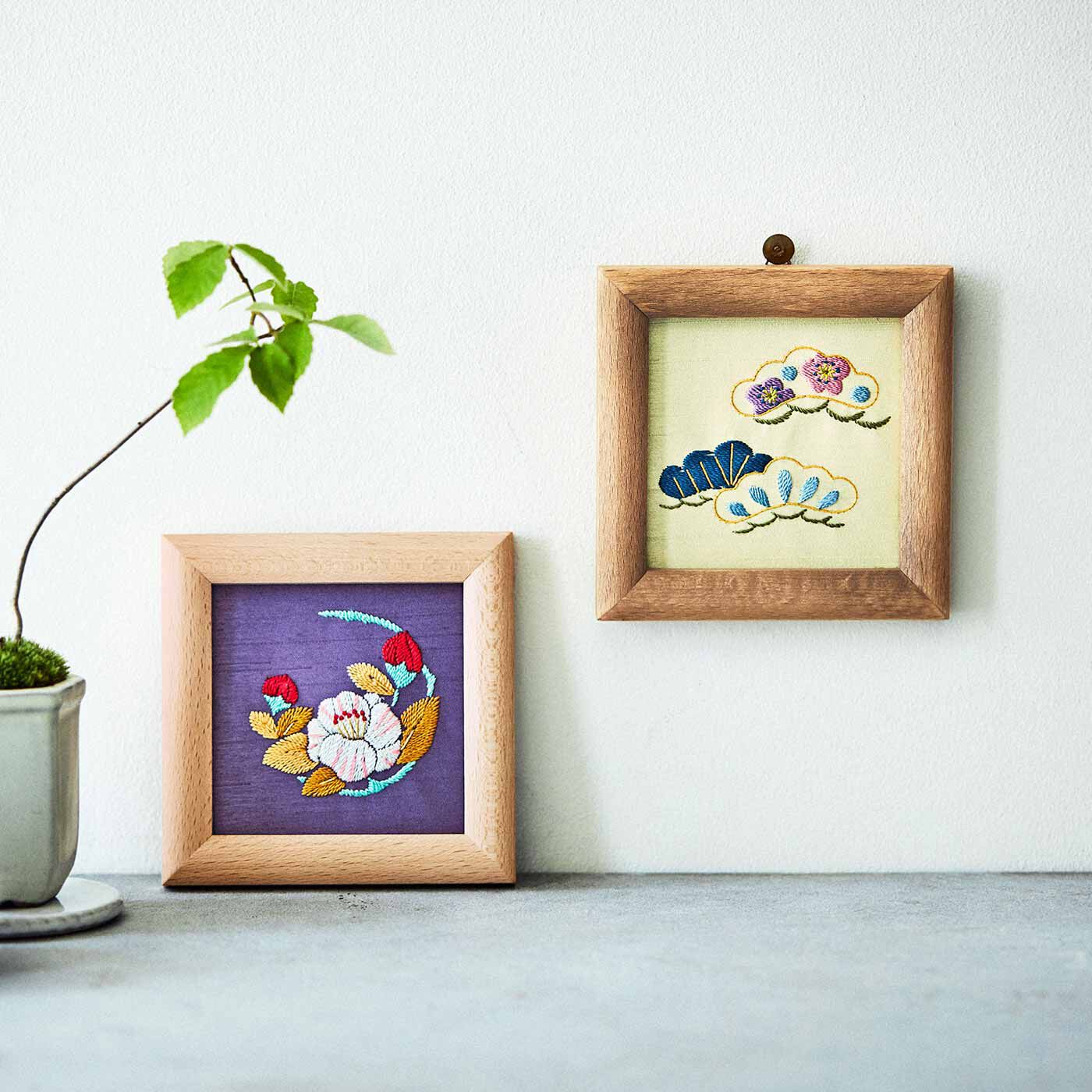タペストリー.日本刺繍.つまみ細工 日本刺しゅうにあこがれて 絹糸の優美な輝き文様フレームの会