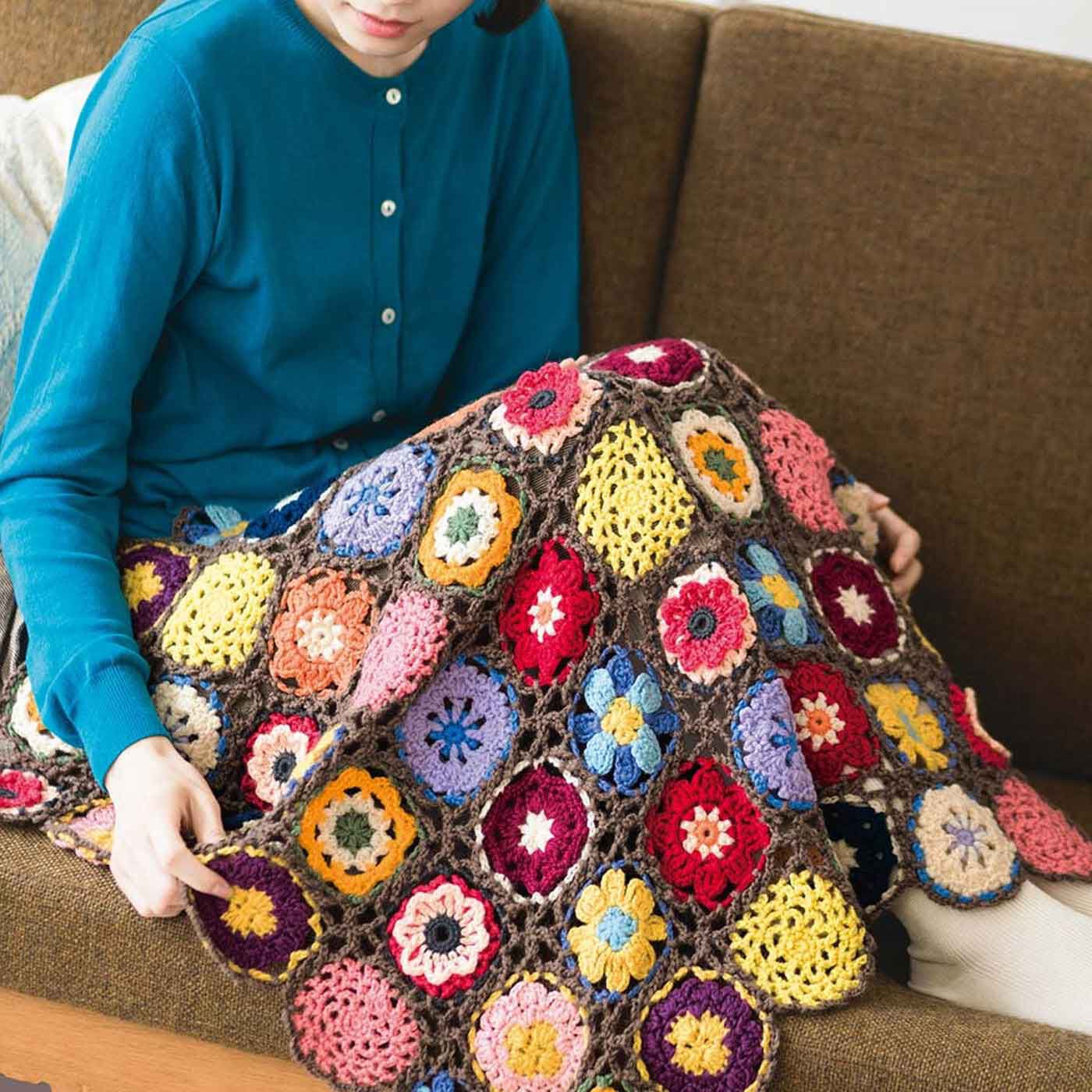 クチュリエ|「はじめてさんのきほんのき」 くさり編みからきちんとレッスン♪ かぎ針モチーフ編みの会|モチーフ64枚でひざかけに。