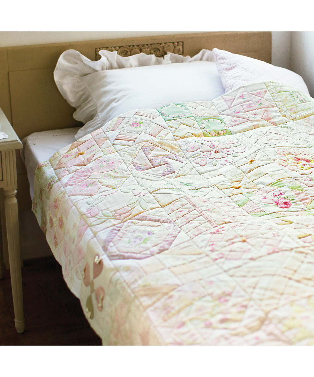 Couturier[クチュリエ]|【3回エントリー】やさしい色に包まれたお花畑のロマンティックキルトの会