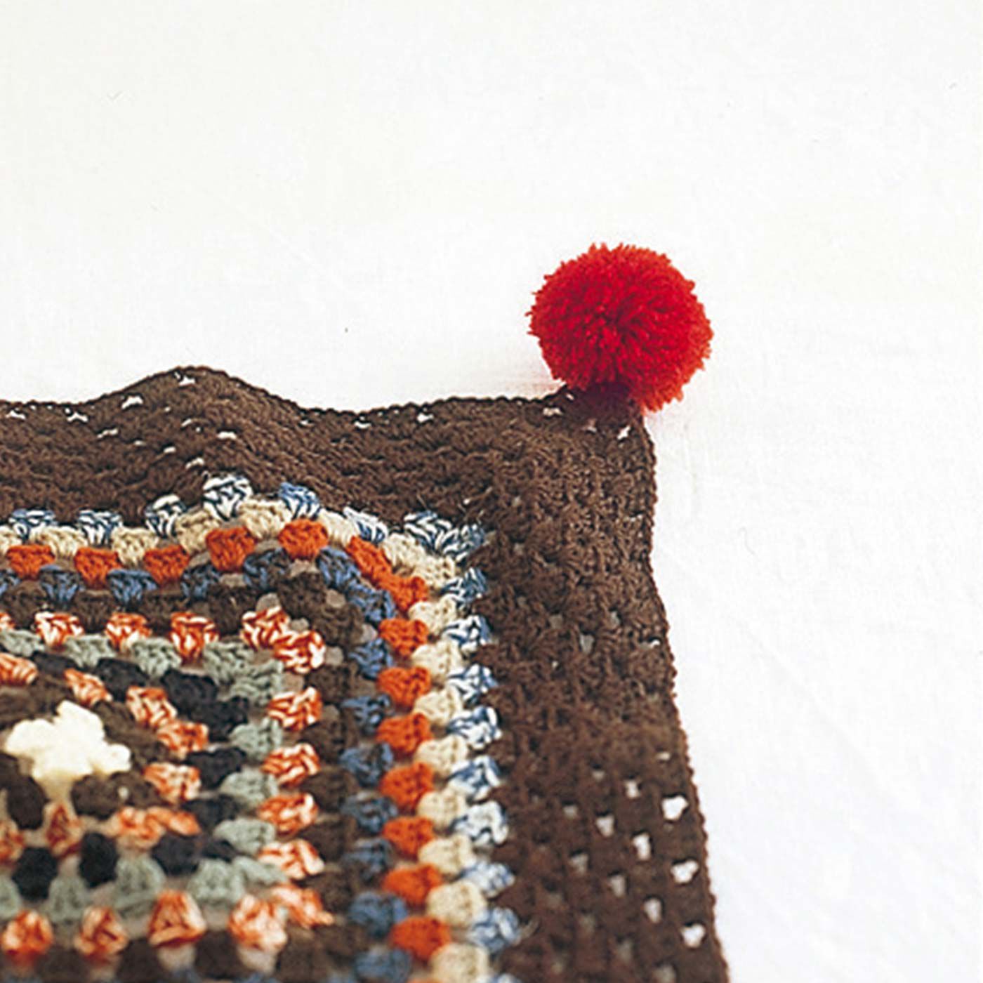 クチュリエ|ニットブランケットのふち編み用毛糸セット|ポンポン用の毛糸もセット。