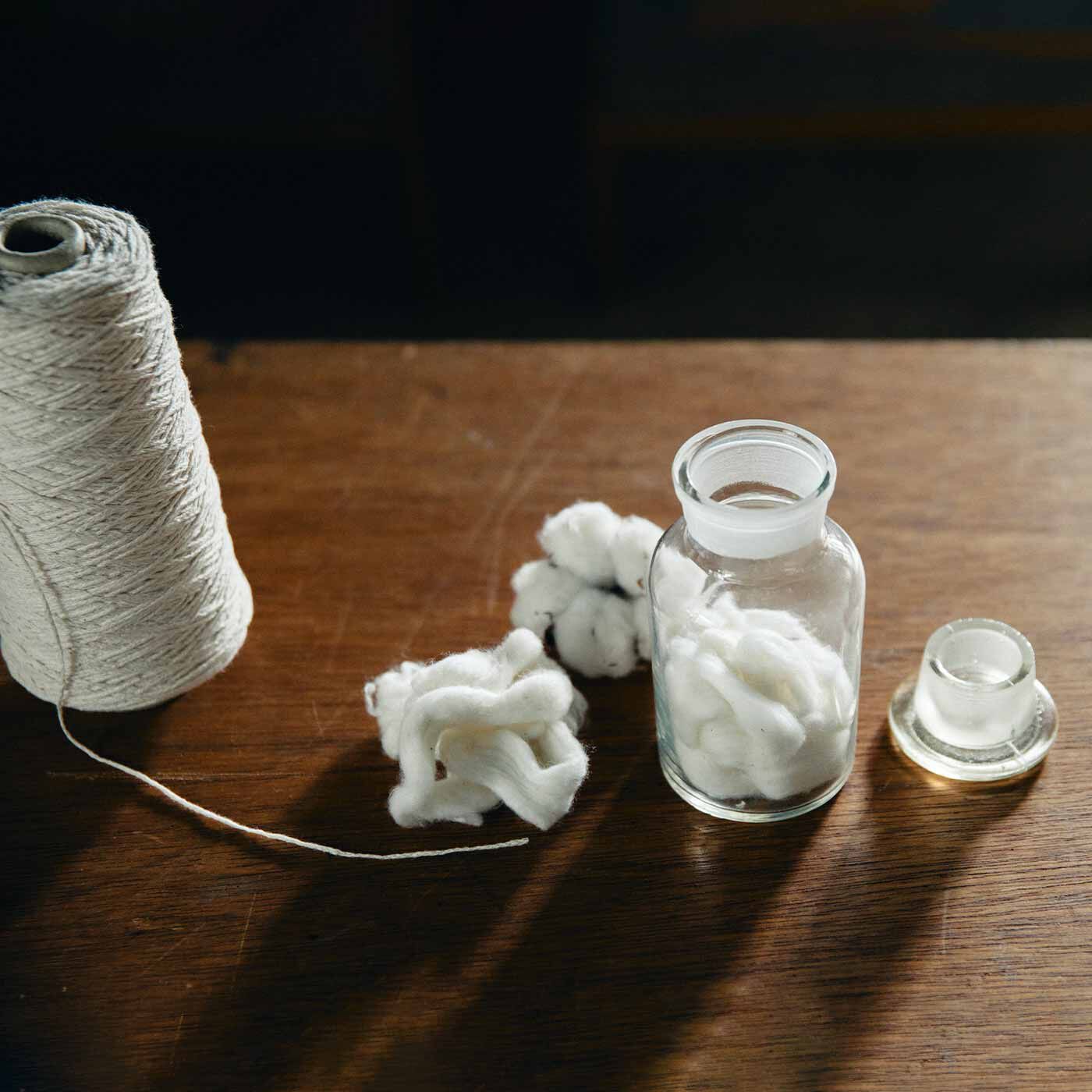 クチュリエ|リスノス×saredo シャリ感が心地よい わたかみりりりで編むネットバッグの会|超長綿の落ちわたと和紙強撚糸を撚り合わせ、編み物に適したリリヤーン糸に仕上げました。