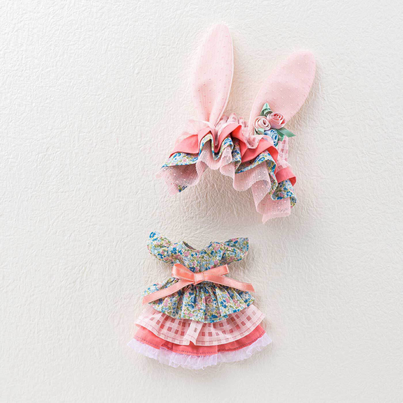 Couturier[クチュリエ]|うさ耳とフリルがかわいい ドール用花柄のコスチュームとヘッドドレスのキット|1/6サイズのドールにぴったり。華やかなティアードデザイン。