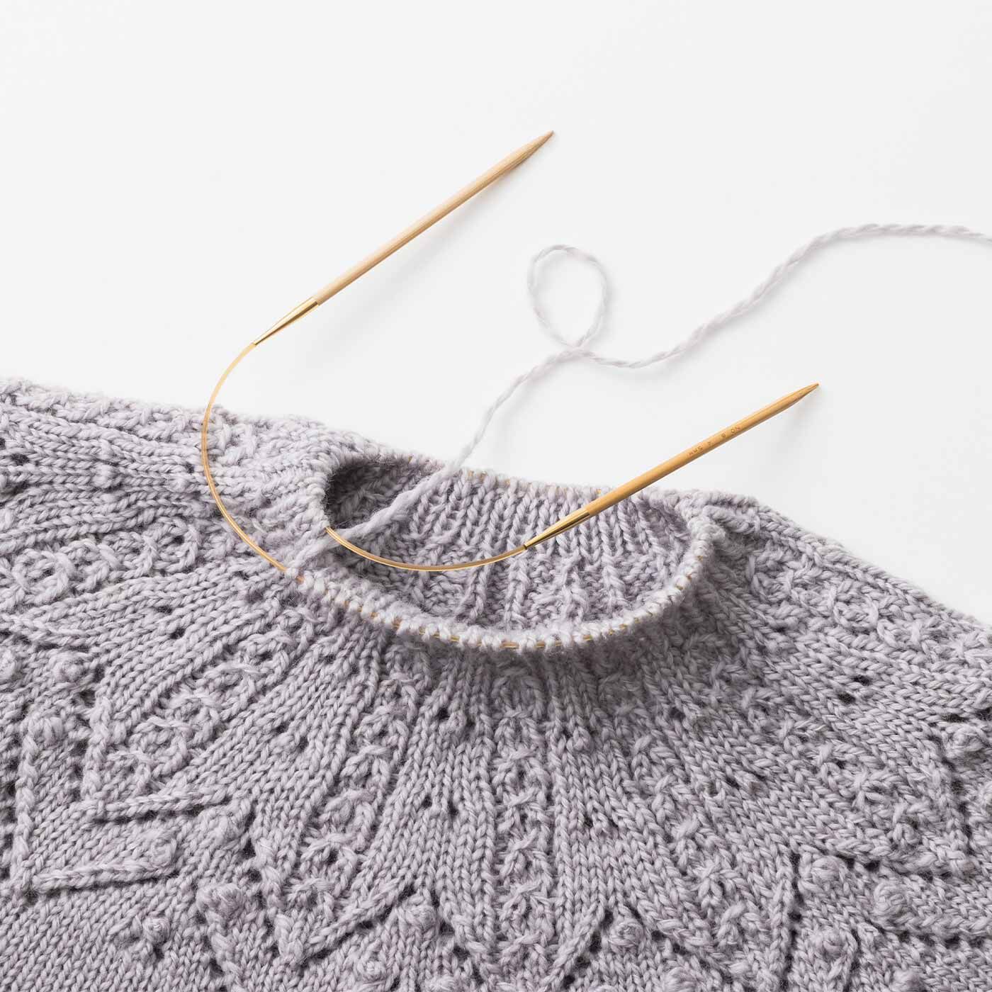 今こそチャレンジ 輪針で編める 手編みのセーター〈ラベンダーグレー