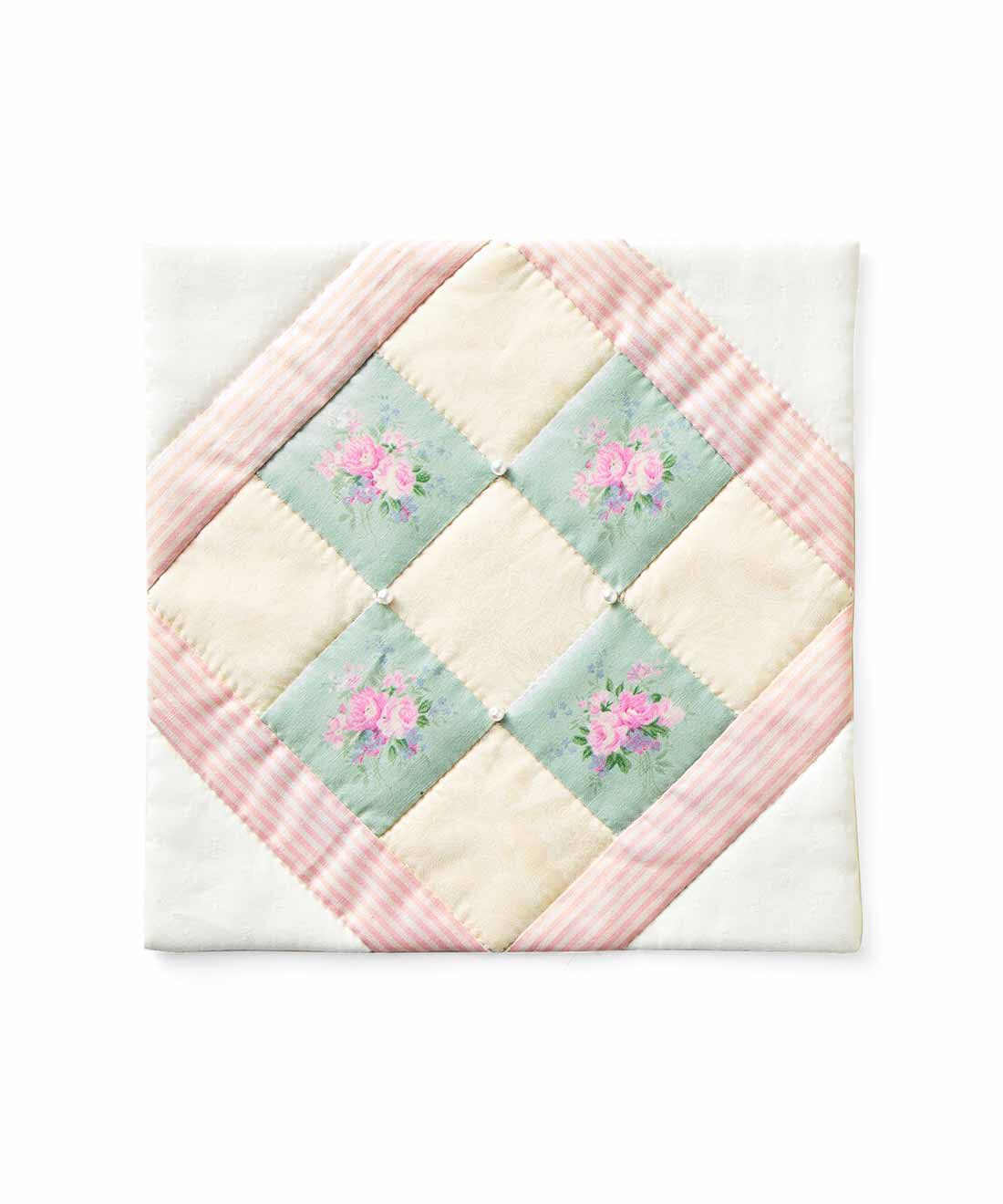 Couturier[クチュリエ]|【3回エントリー】やさしい色に包まれたお花畑のロマンティックキルトの会|ナインパッチガーデン